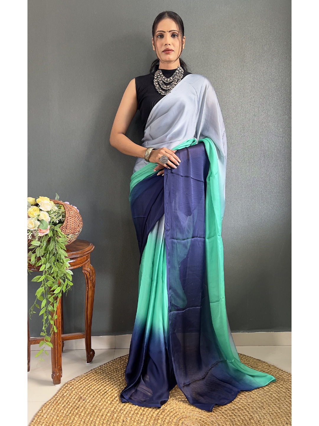 

Mitera Colourblocked Pure Crepe Ready to Wear Saree, Blue