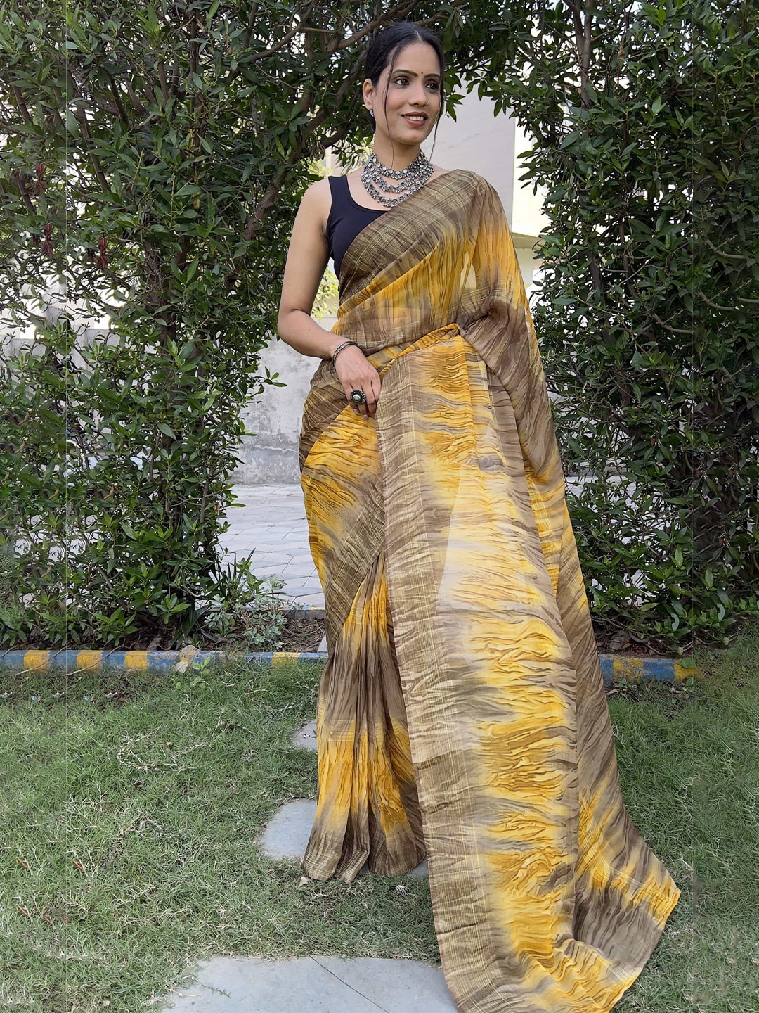 

Mitera Printed Pure Chiffon Ready to Wear Saree, Yellow