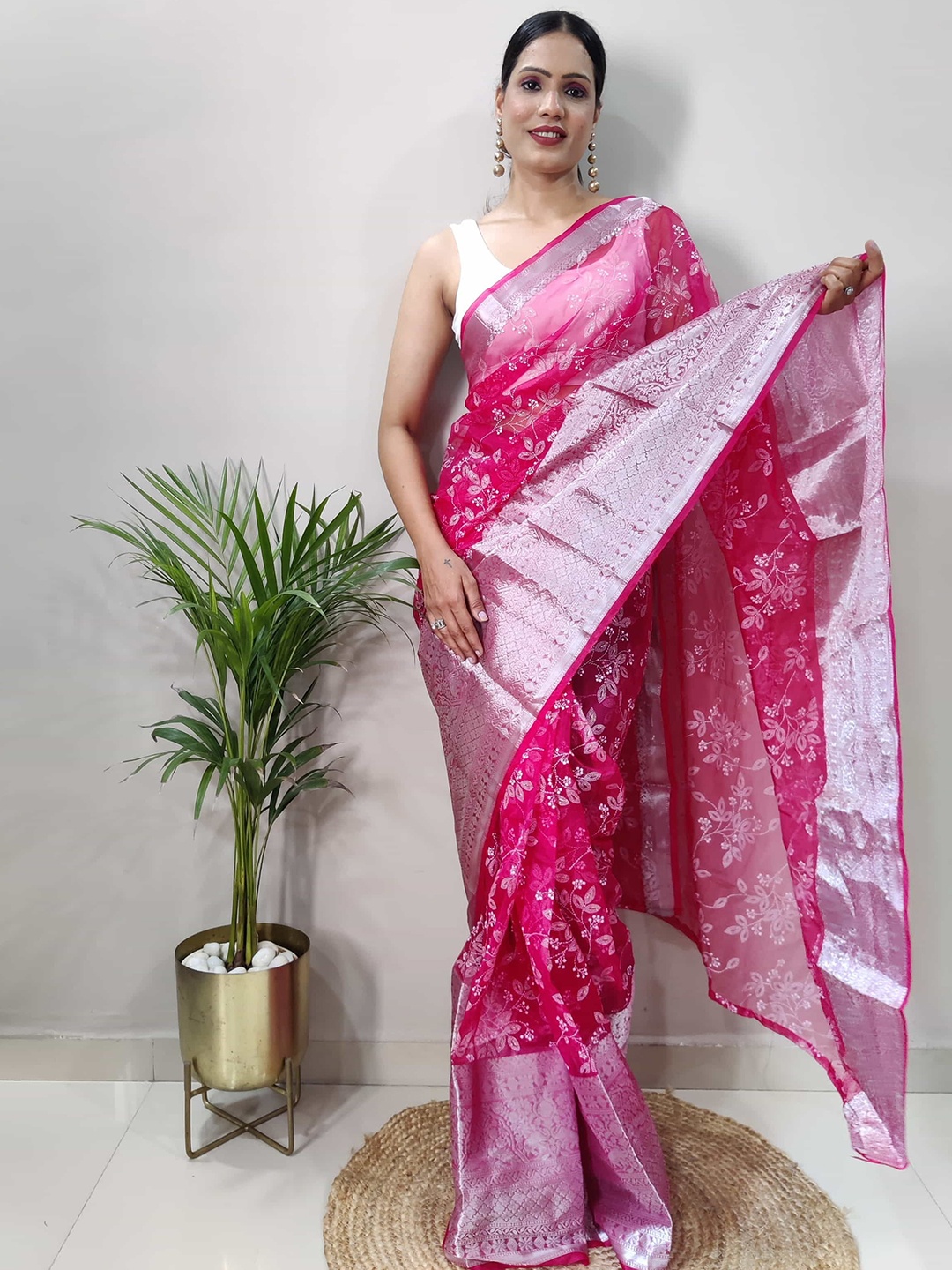 

Mitera Floral Woven Design Zari Organza Ready to Wear Saree, Pink