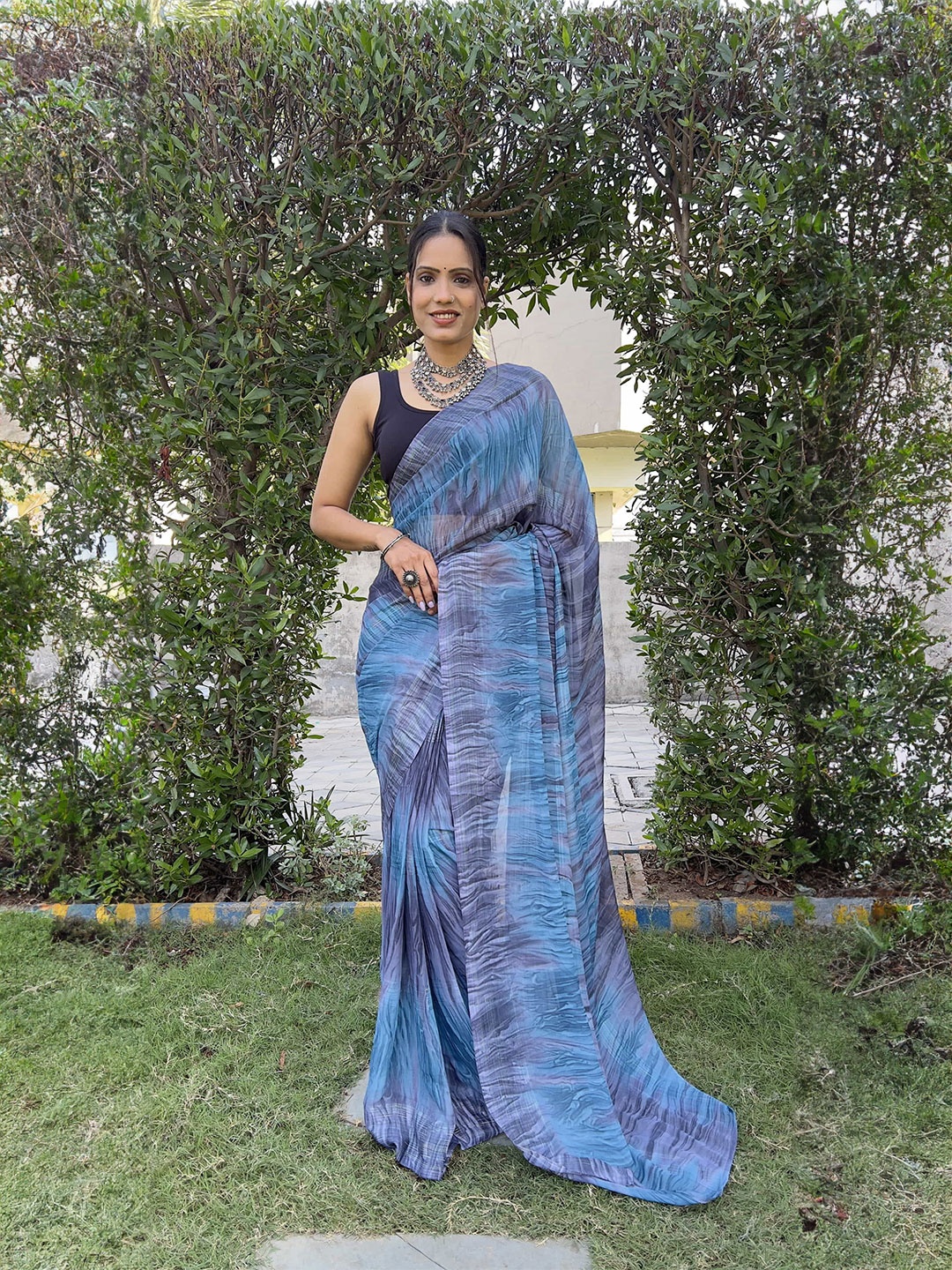 

Mitera Printed Pure Chiffon Ready to Wear Saree, Blue