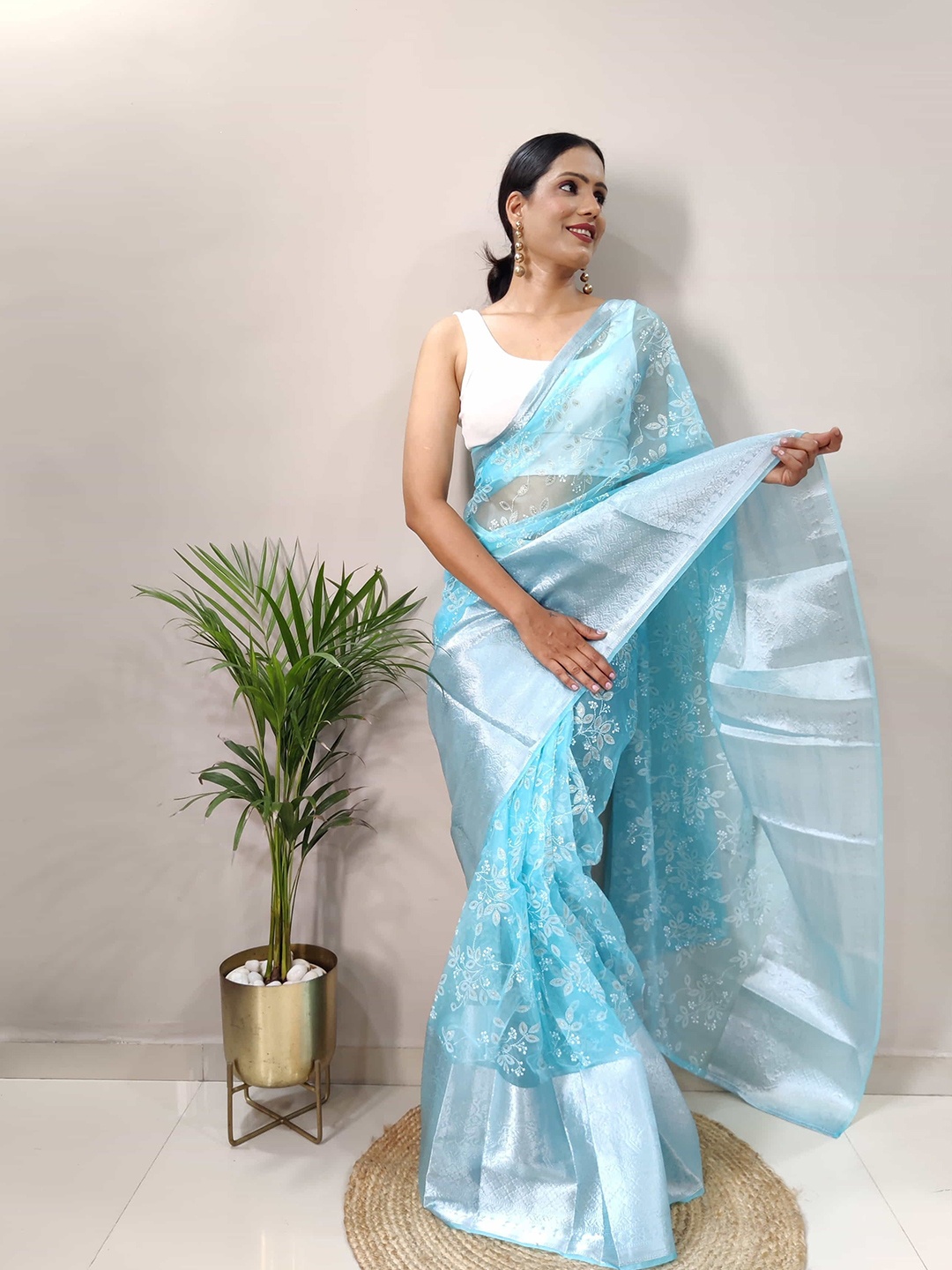 

Mitera Floral Woven Design Sequinned Organza Ready to Wear Saree, Blue