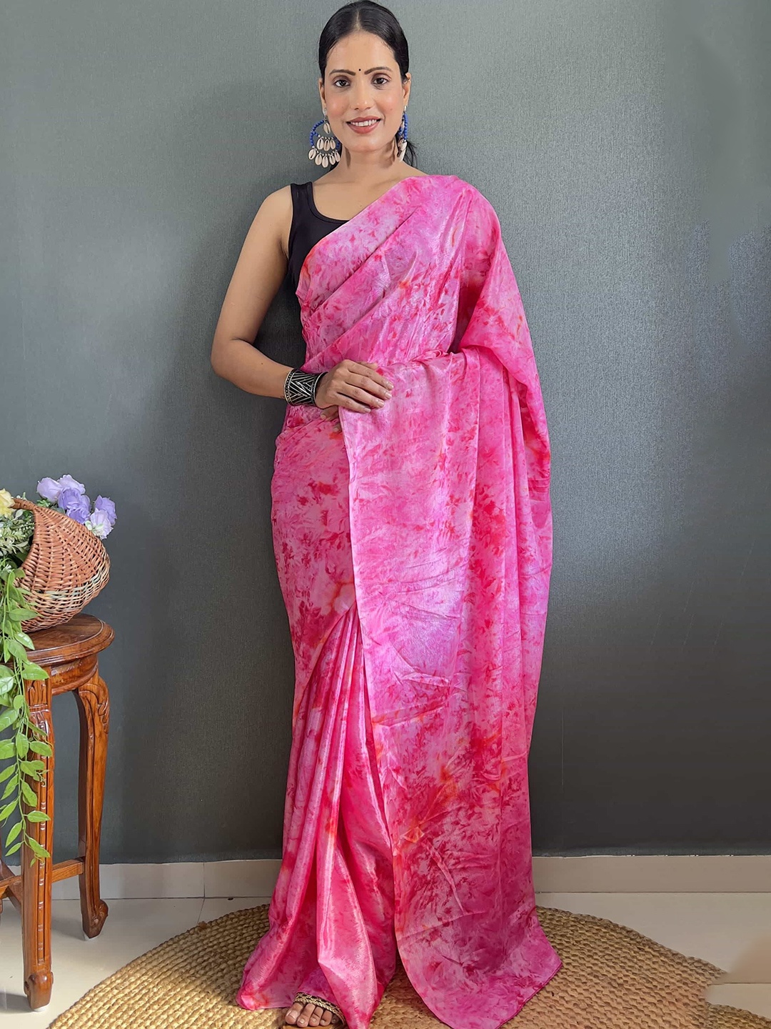 

Mitera Abstract Printed Pure Chiffon Ready to Wear Saree, Pink