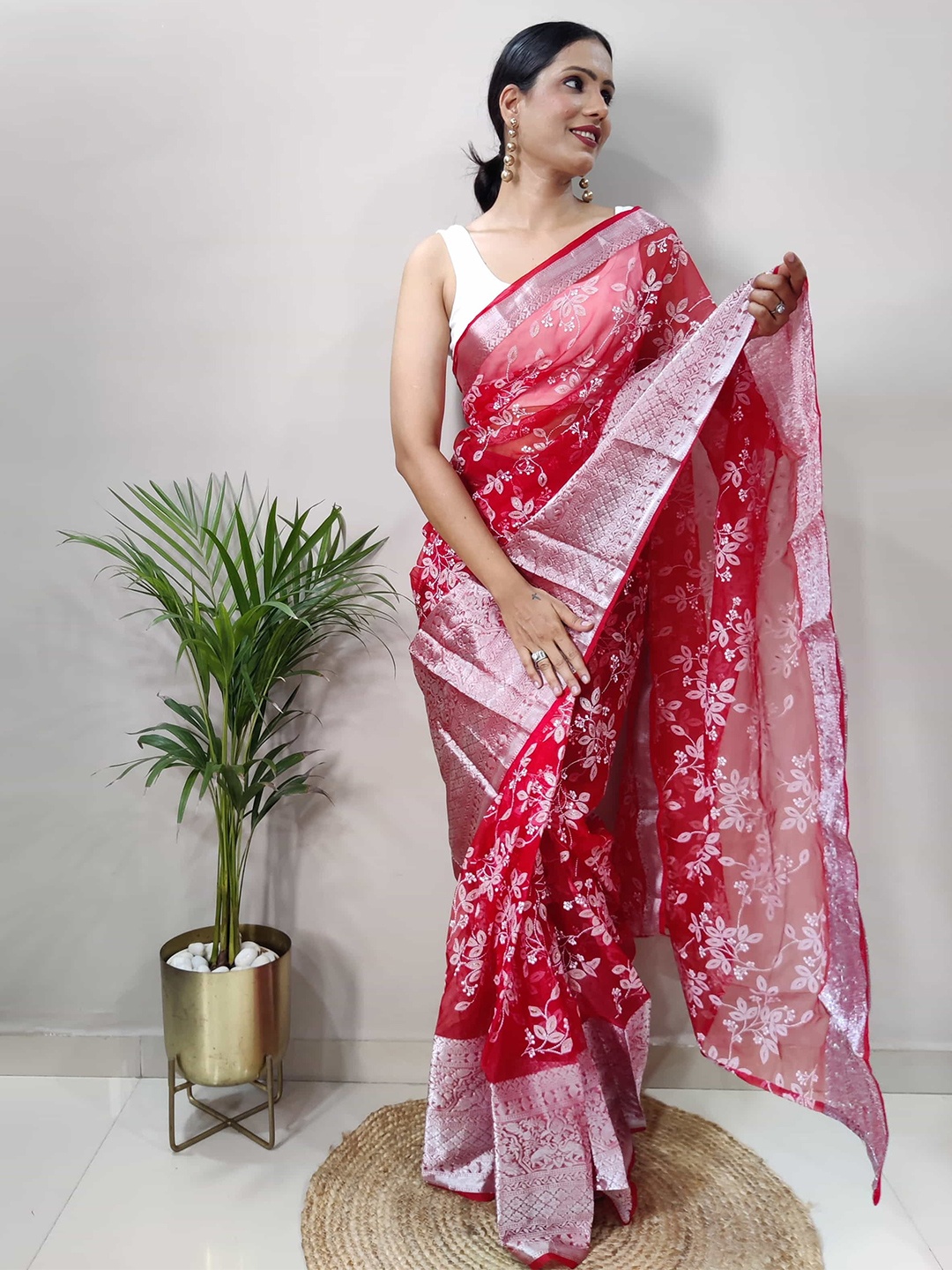 

Mitera Floral Woven Design Zari Organza Ready to Wear Saree, Red