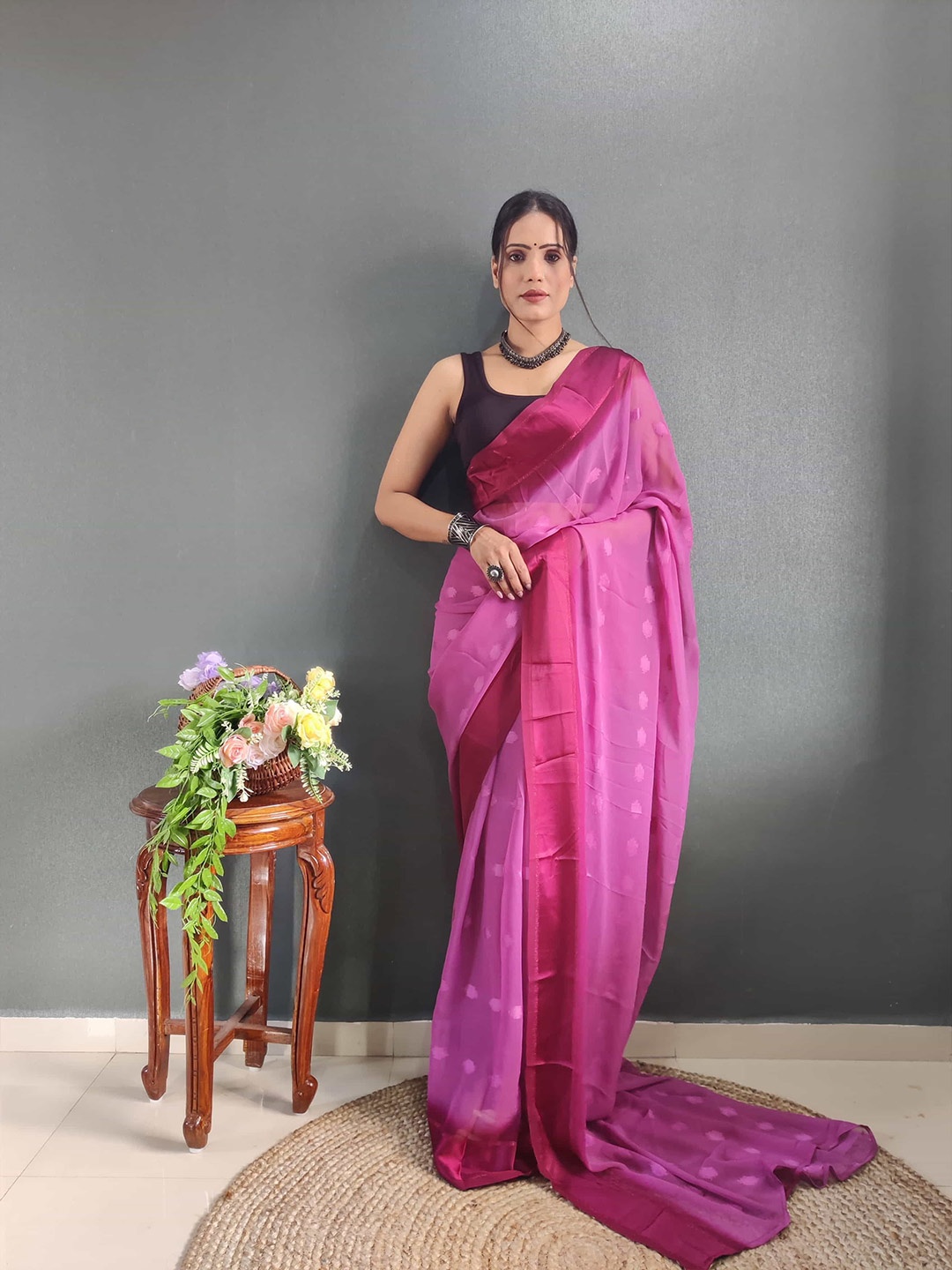 

Mitera Ethnic Motifs Woven Design Ready to Wear Saree, Pink