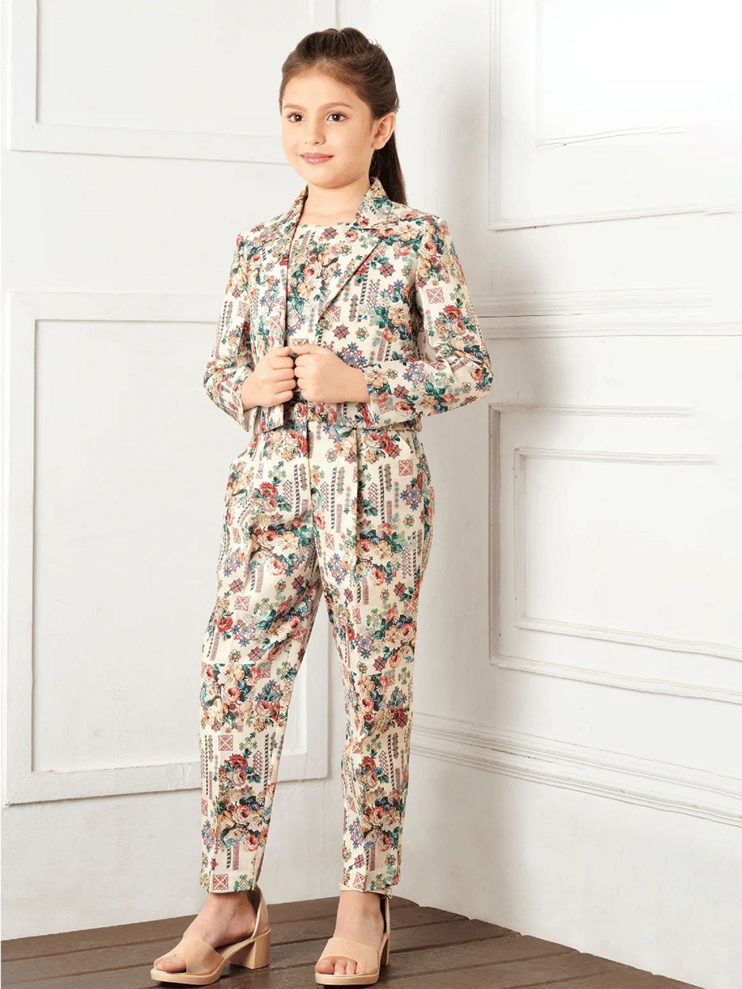 

Bhoolku Girls Printed Pure Cotton Top with Trousers And Jacket, Beige