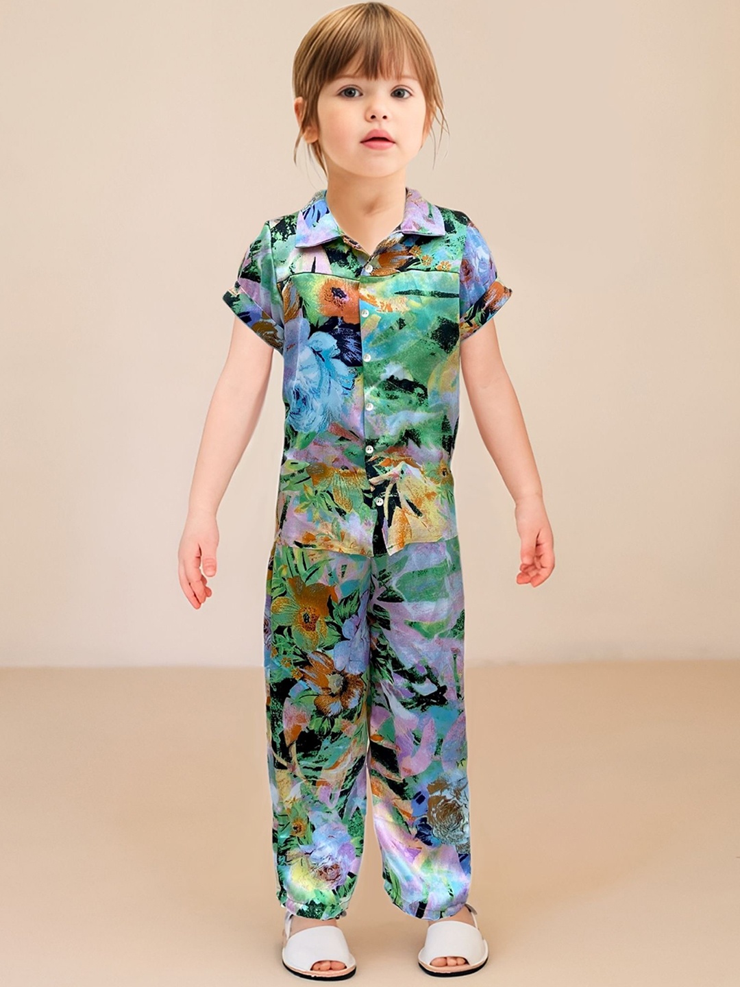 

Safehugs Girls Printed Shirt Collar Short Sleeves Satin Shirt With Trouser, Green