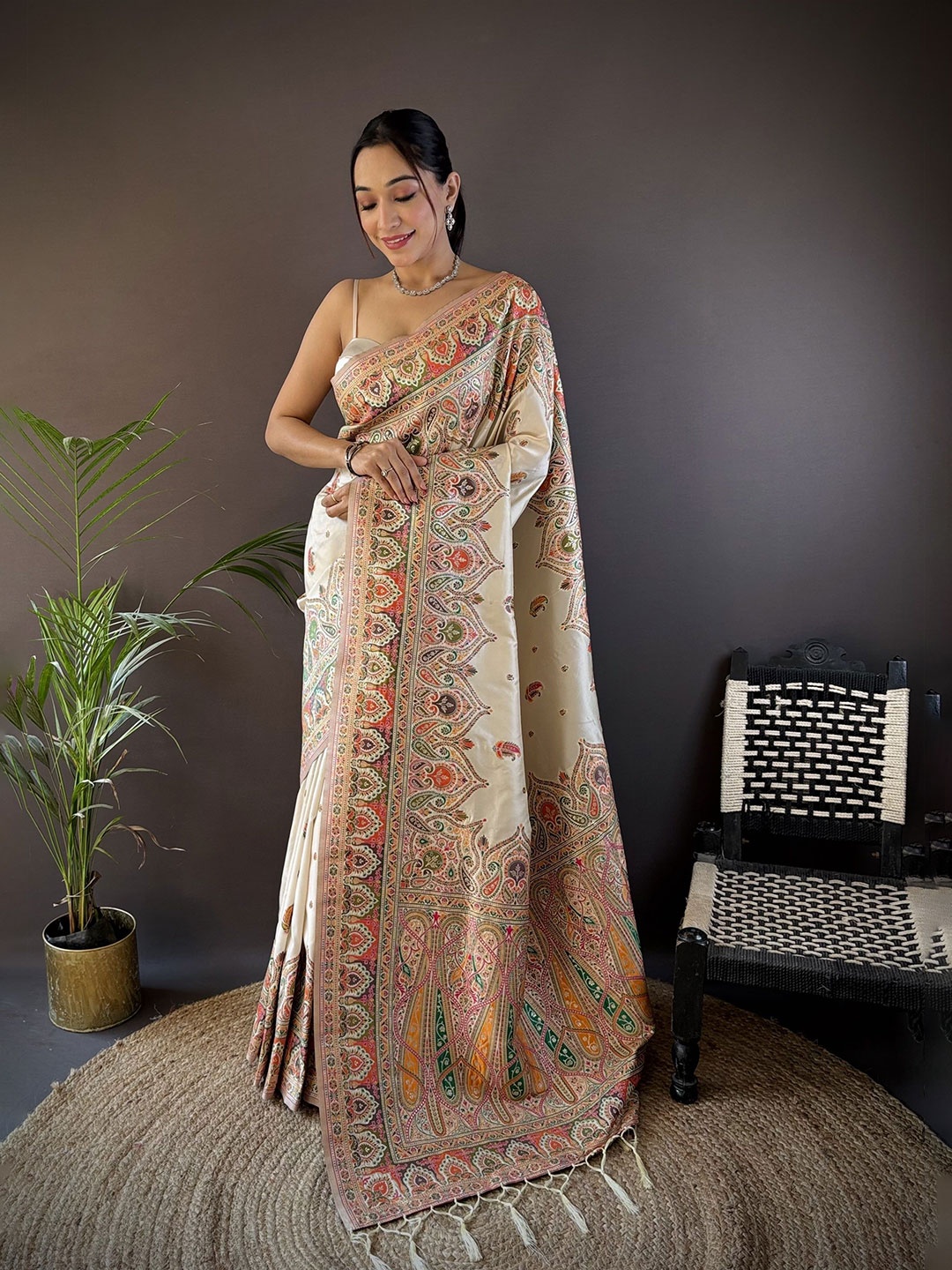 

RAJ DHARMA SILK Ethnic Motifs Woven Design Zari Pure Silk Saree, White