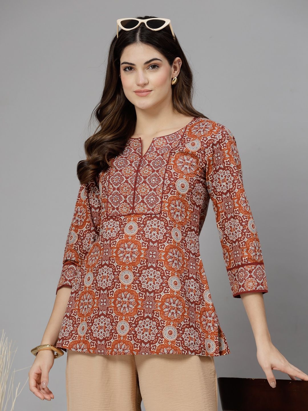 

QOMN Women Printed Round Neck Cotton Top, Rust