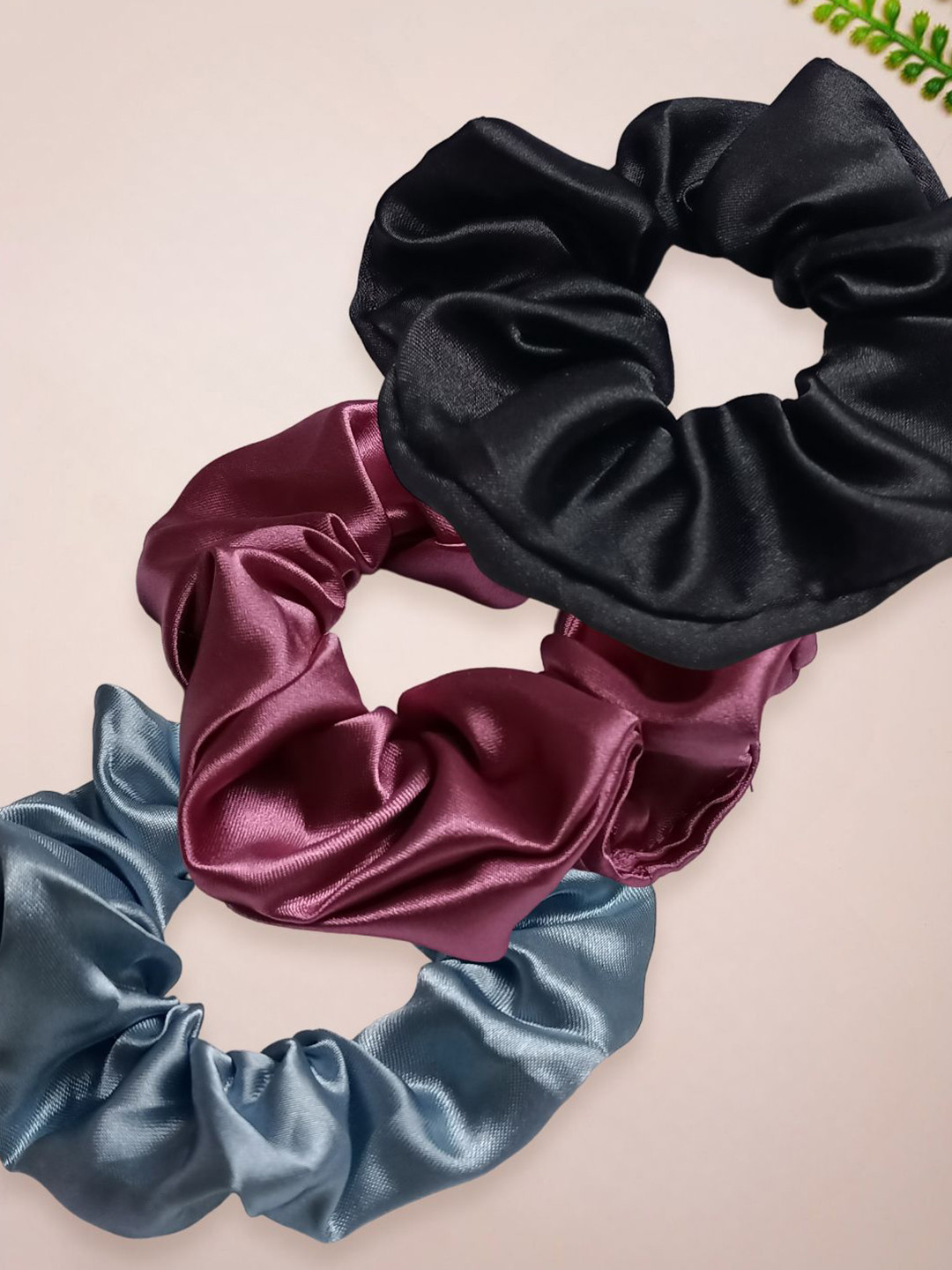 

DressBerry Women Set of 3 Ponytail Holders, Black