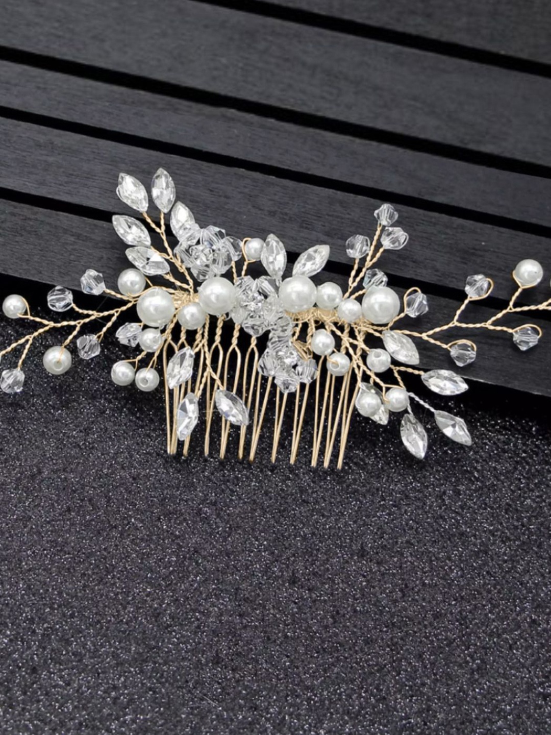 

DressBerry Women Embellished Comb Pin, Gold