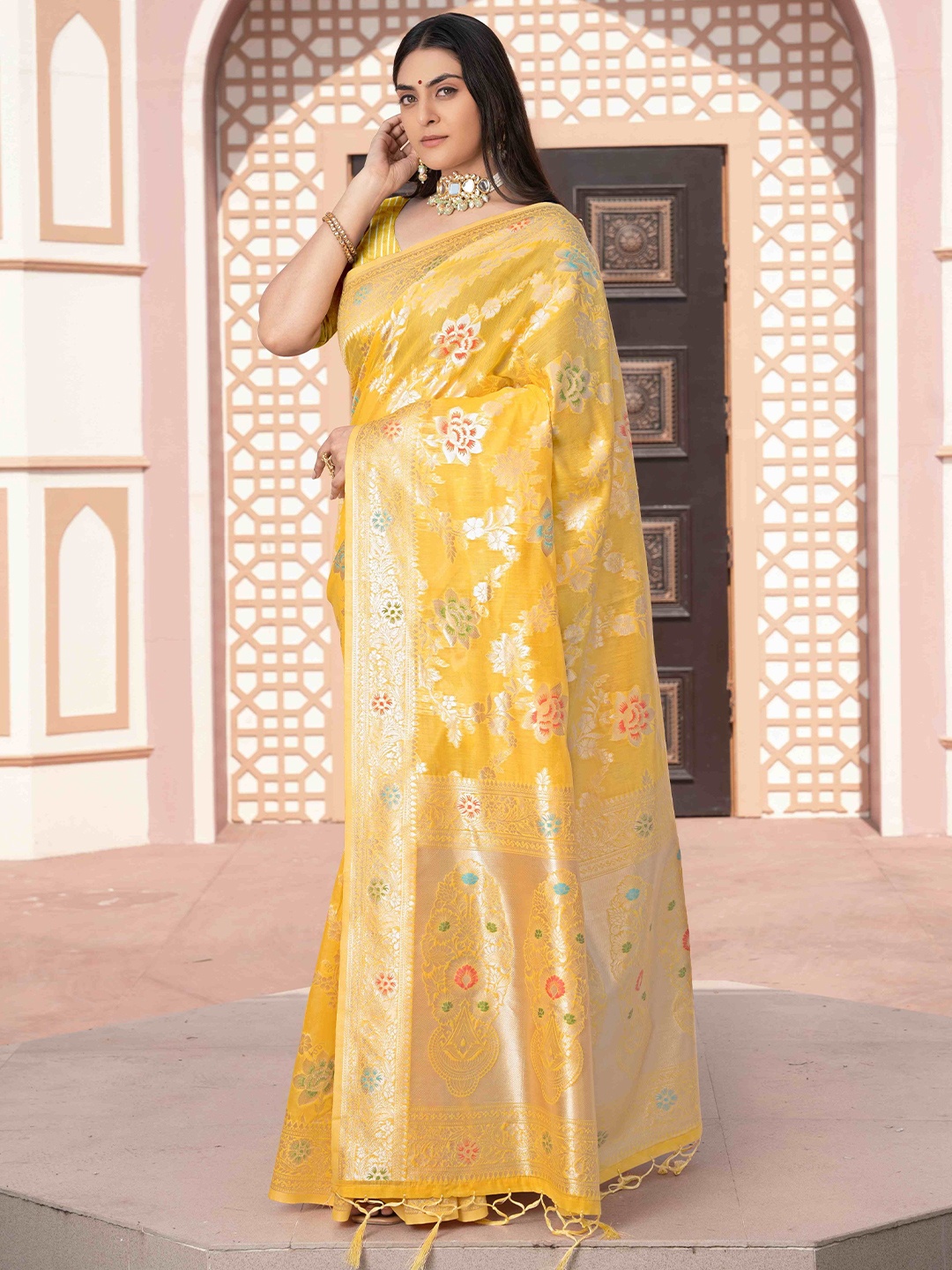 

HEER FASHION Woven Design Zari Banarasi Saree, Yellow