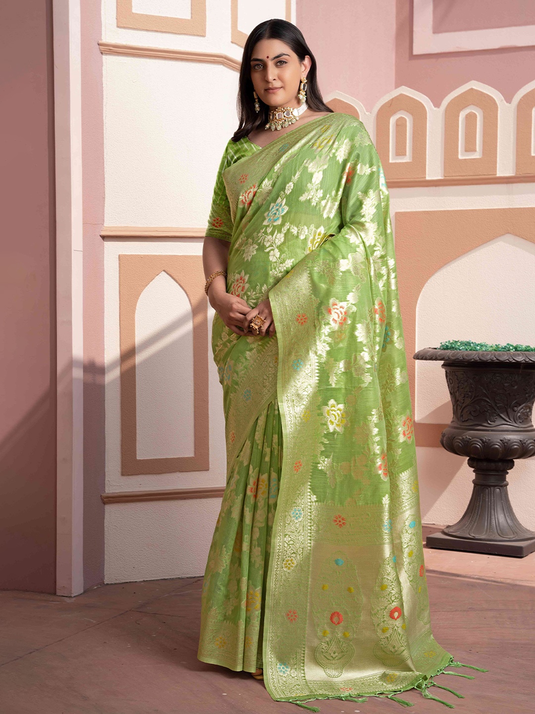 

HEER FASHION Woven Design Zari Organza Banarasi Saree, Green