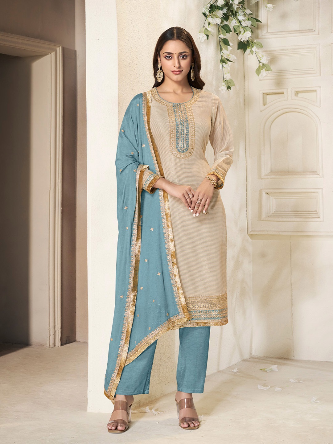 

Seerat Ethnic Motifs Zari Straight Kurta with Trouser And Dupatta, Cream