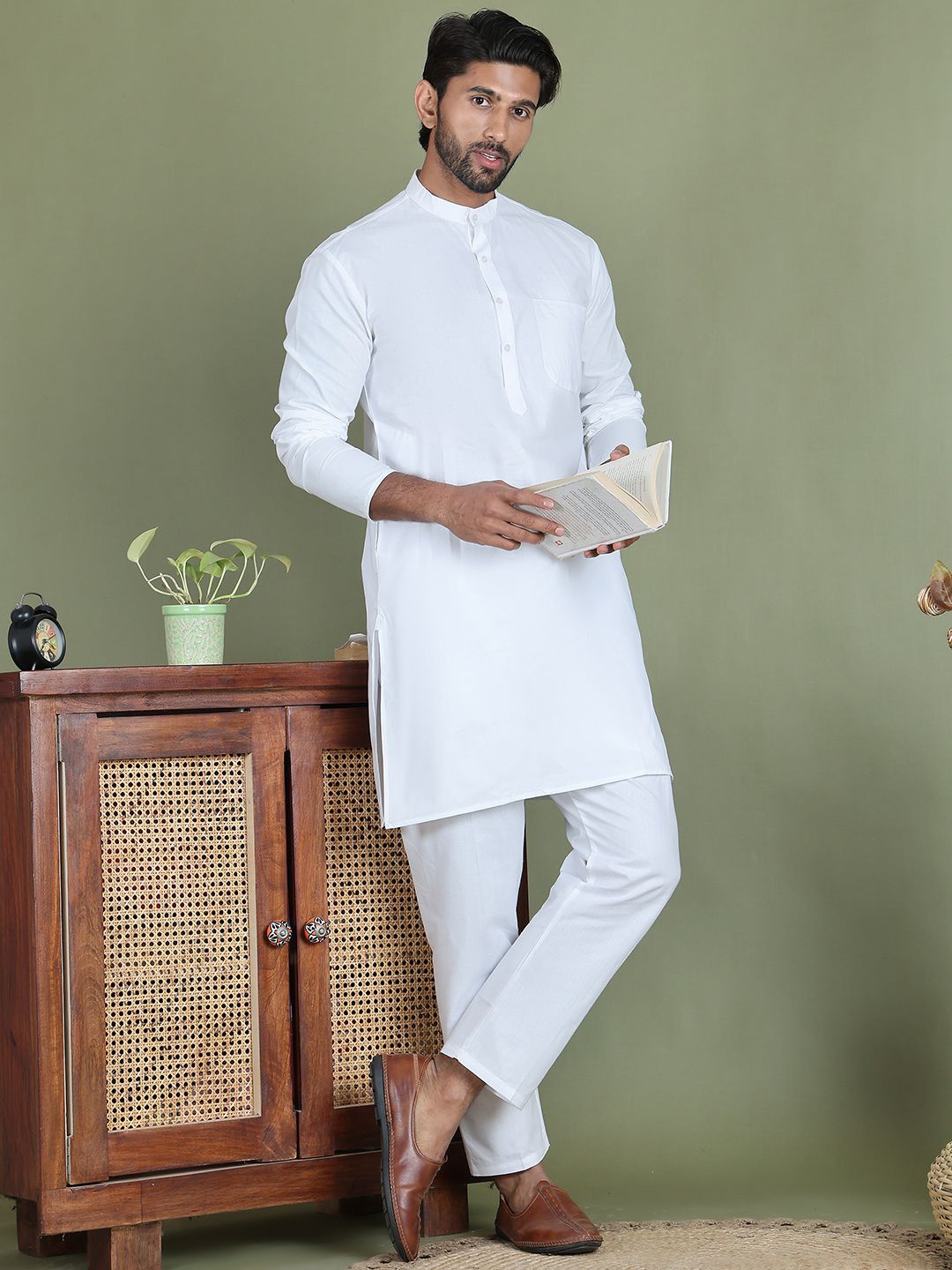 

Jompers Band Collar Pure Cotton Straight Kurta With Pyjama, White