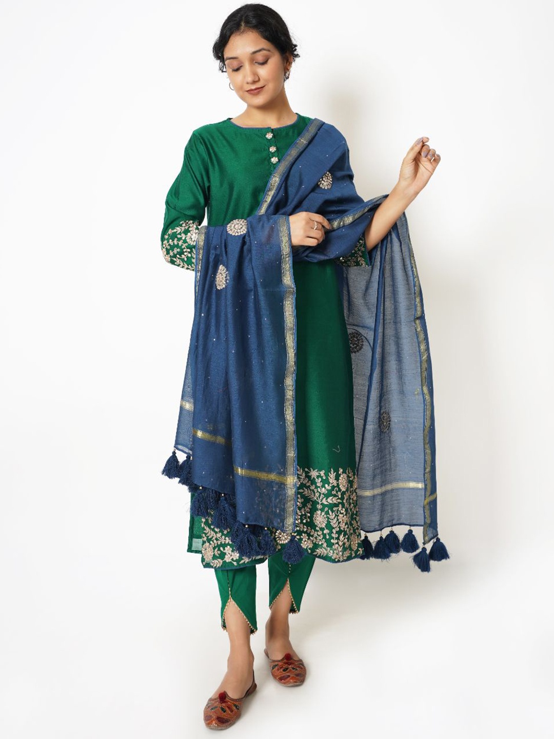 

Kameez by Pooja Kejriwal Floral Embroidered A-Line Kurta With Harem Pants & Dupatta, Green