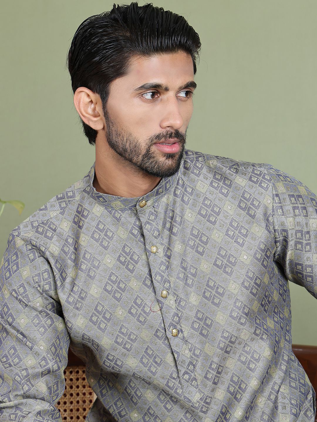 

Jompers Geometric Printed Band Collar Straight Kurta With Trouser, Grey