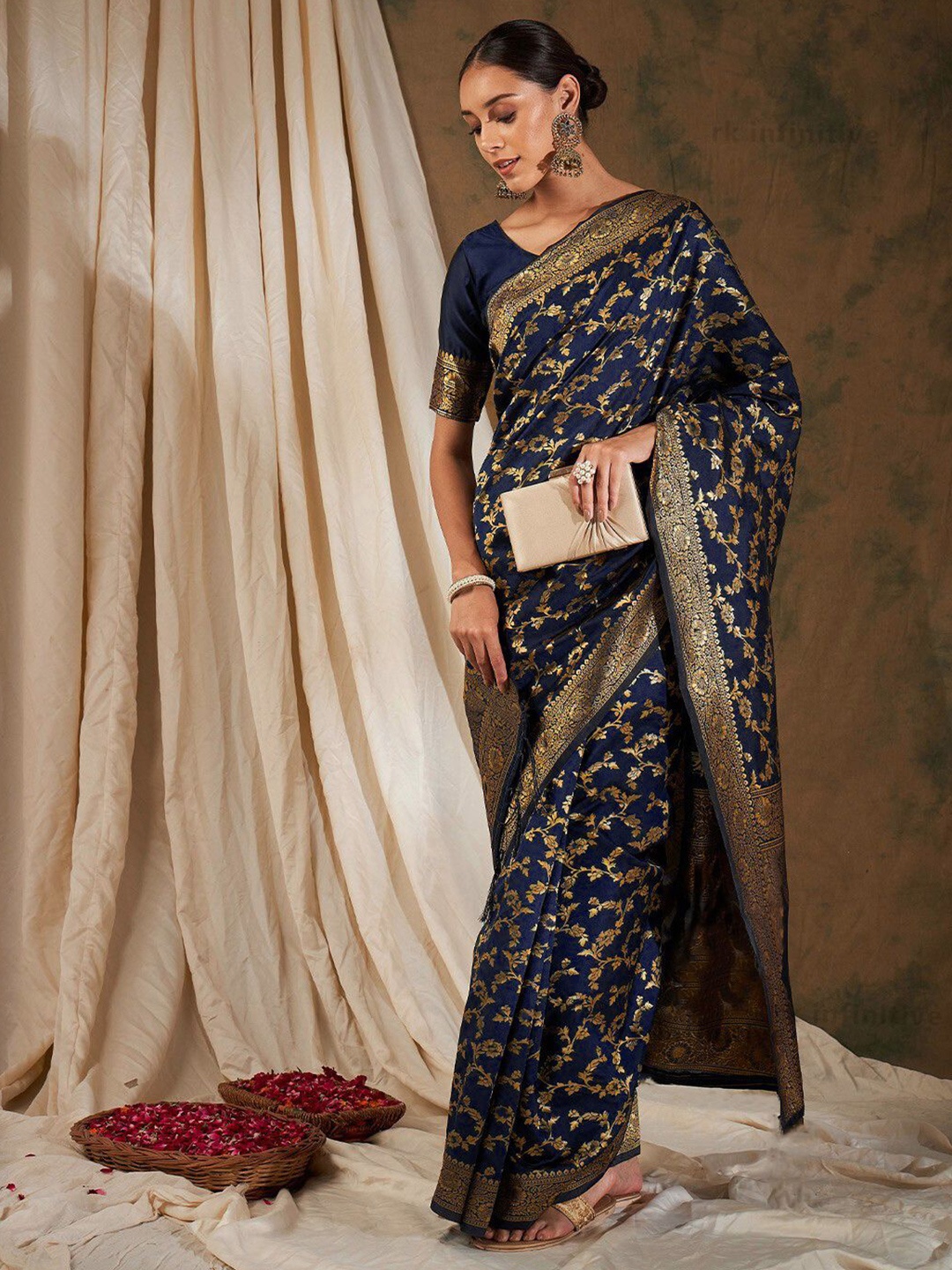 

R K INFINITIVE Floral Woven Design Zari Kanjeevaram Saree, Navy blue