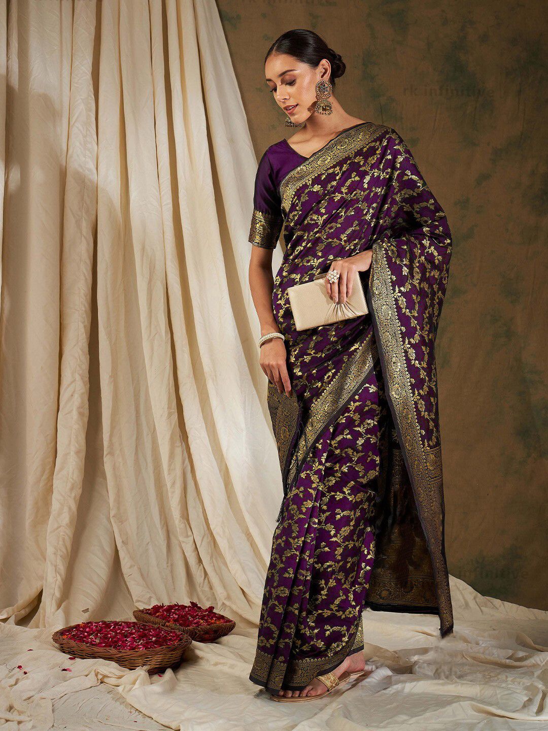 

R K INFINITIVE Woven Design Zari Kanjeevaram Saree, Purple
