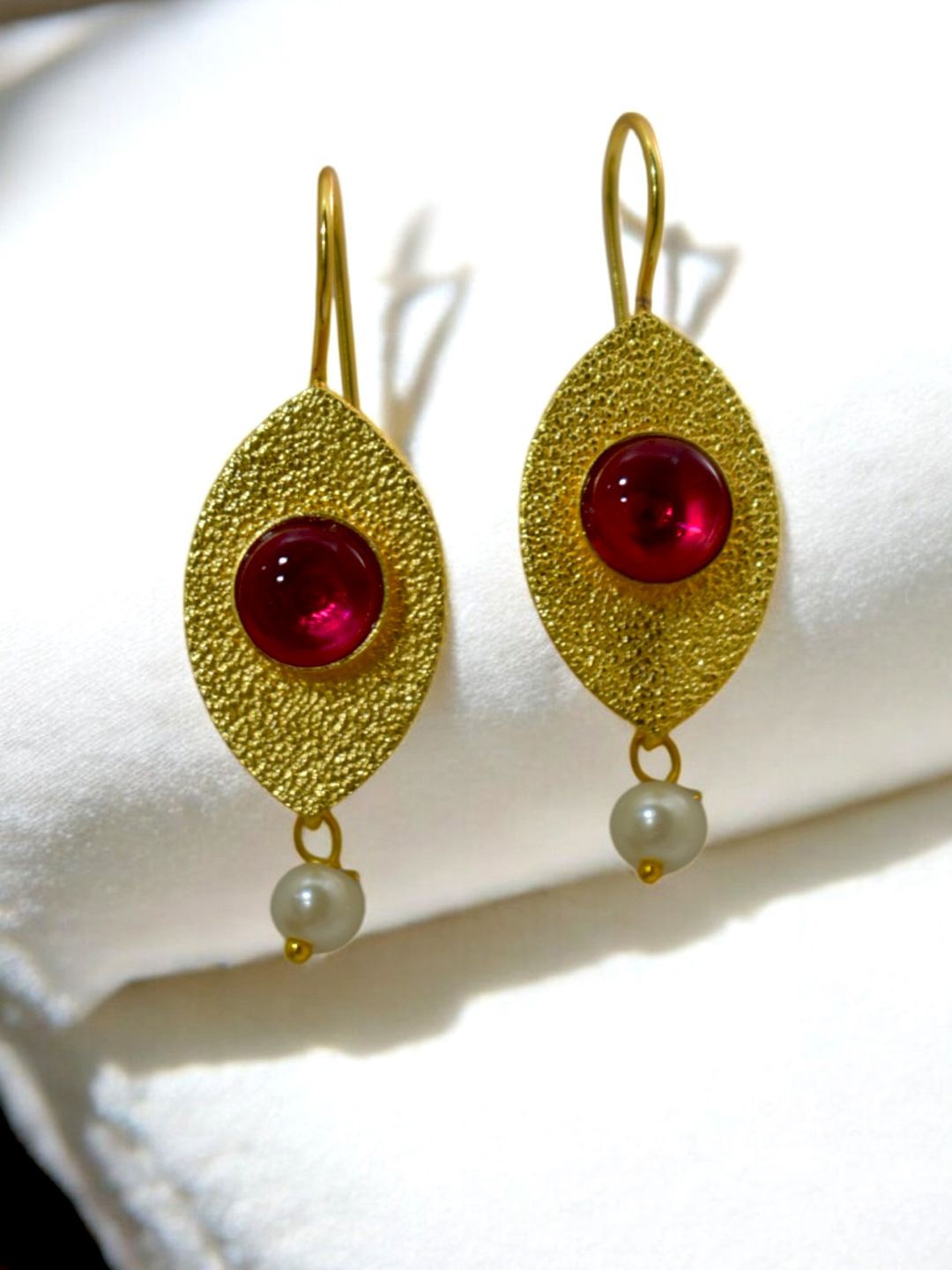 

TISHUL JEWELS Gold-Plated Stones Studded And Beaded Teardrop Shaped Drop Earrings