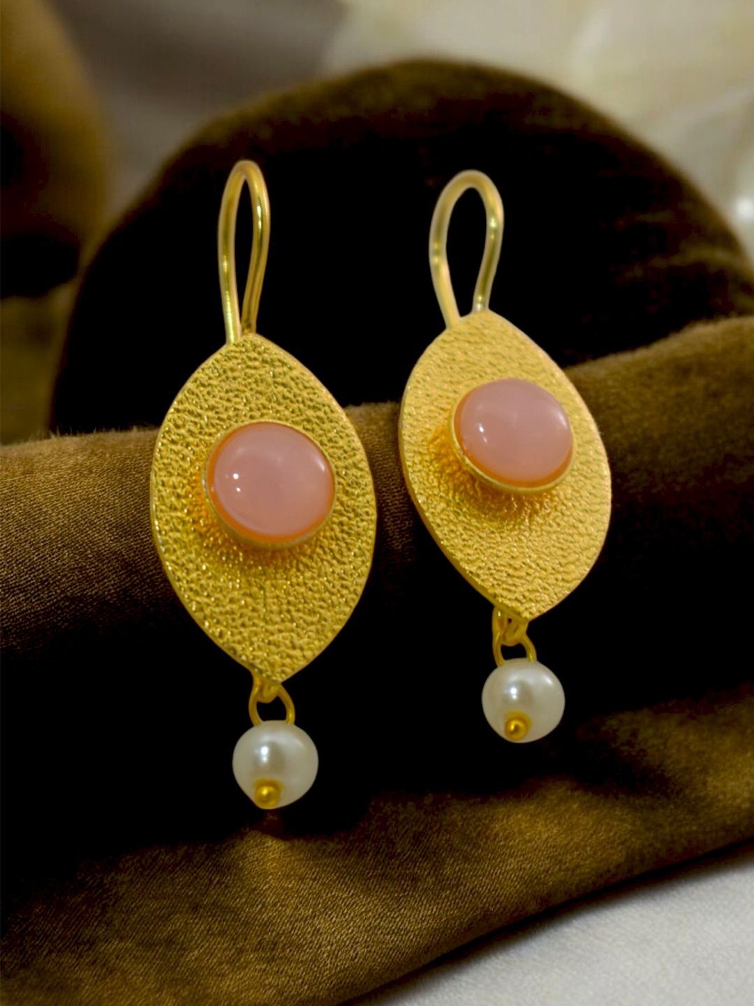 

TISHUL JEWELS Gold-Plated Stones Studded And Beaded Teardrop Shaped Drop Earrings