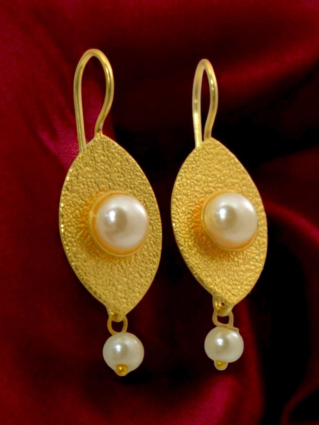 

TISHUL JEWELS Gold-Plated Stones Studded And Beaded Teardrop Shaped Drop Earrings