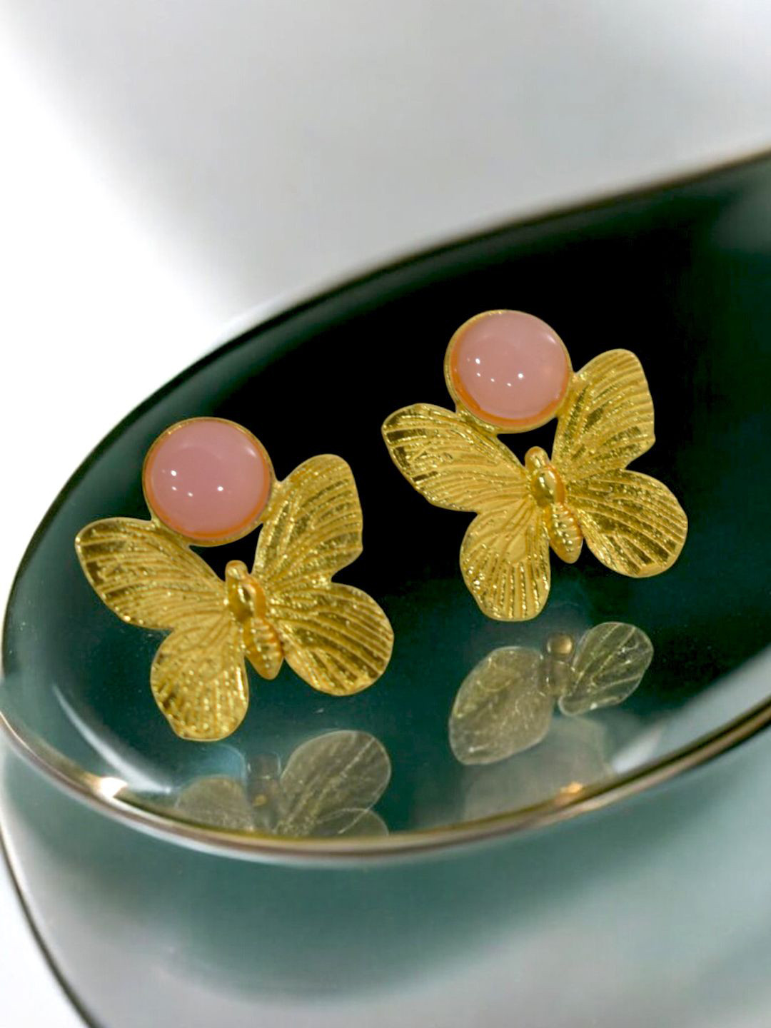 

TISHUL JEWELS Gold-Plated Artificial Stones Studded Quirky Shaped Drop Earrings