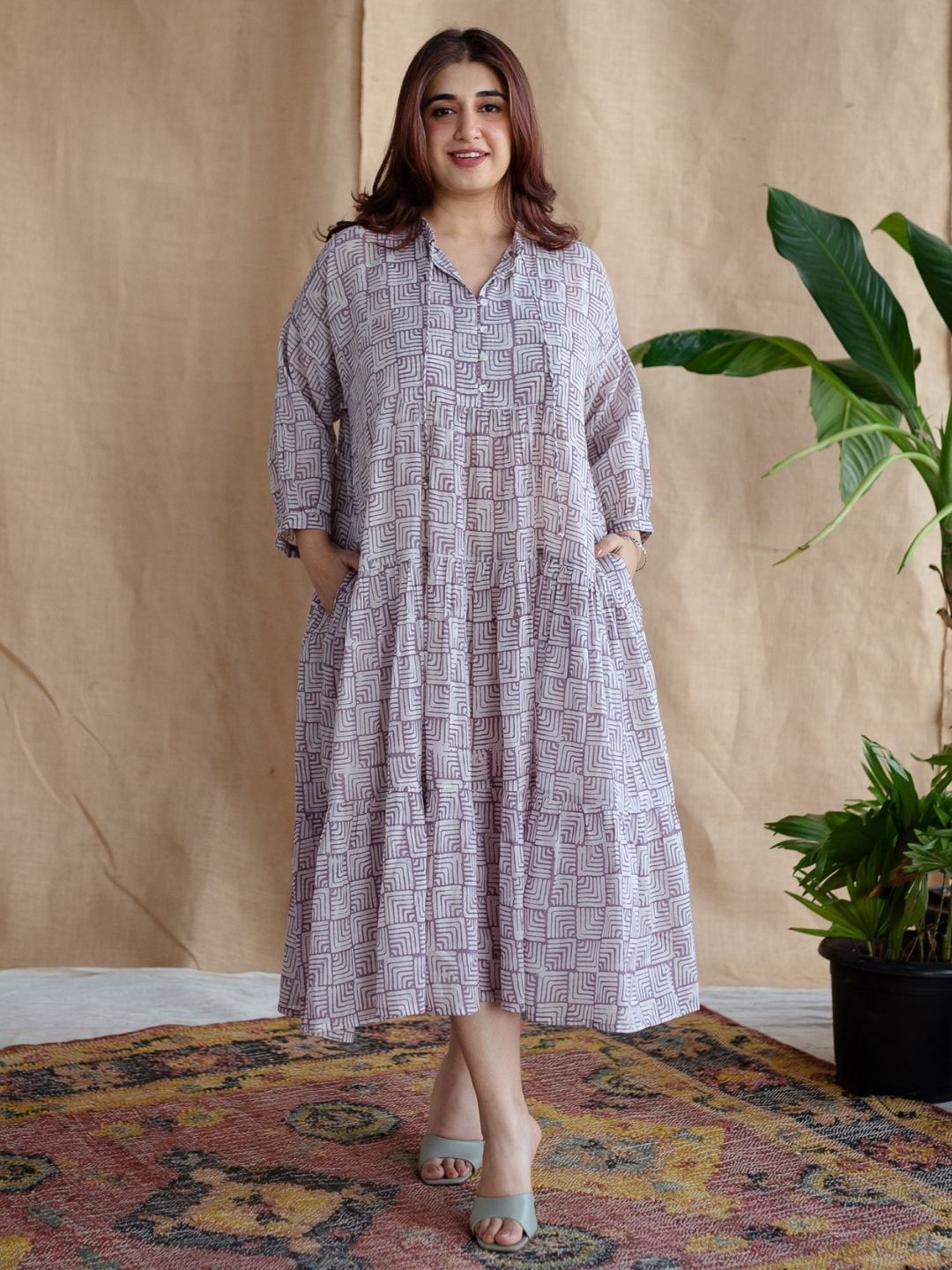 

THE INDIAN ETHNIC CO Women Printed Empire Midi Dress, Lavender