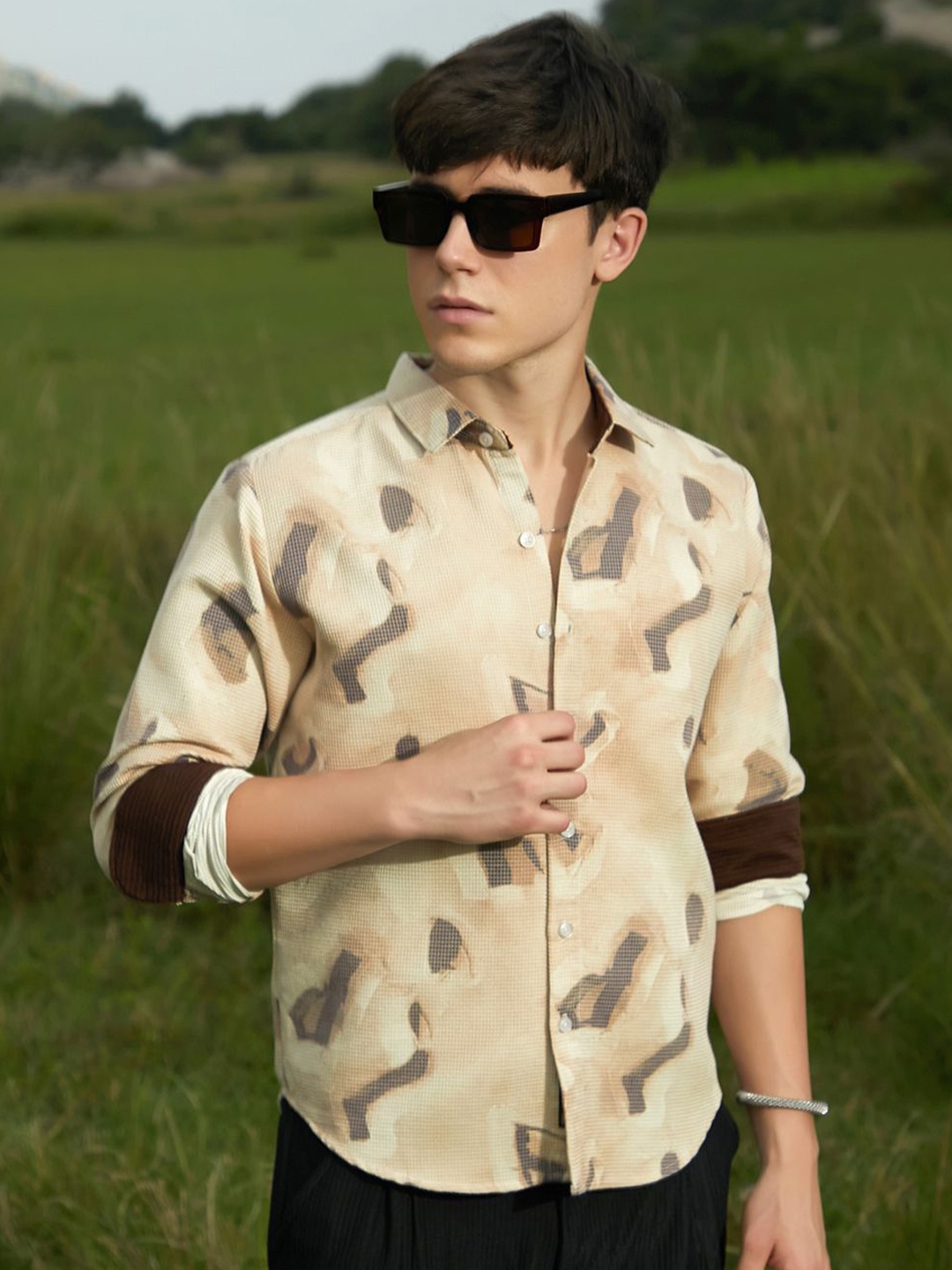 

Campus Sutra Men Relaxed Fit Spread Collar Textured Cotton Casual Shirt, Beige