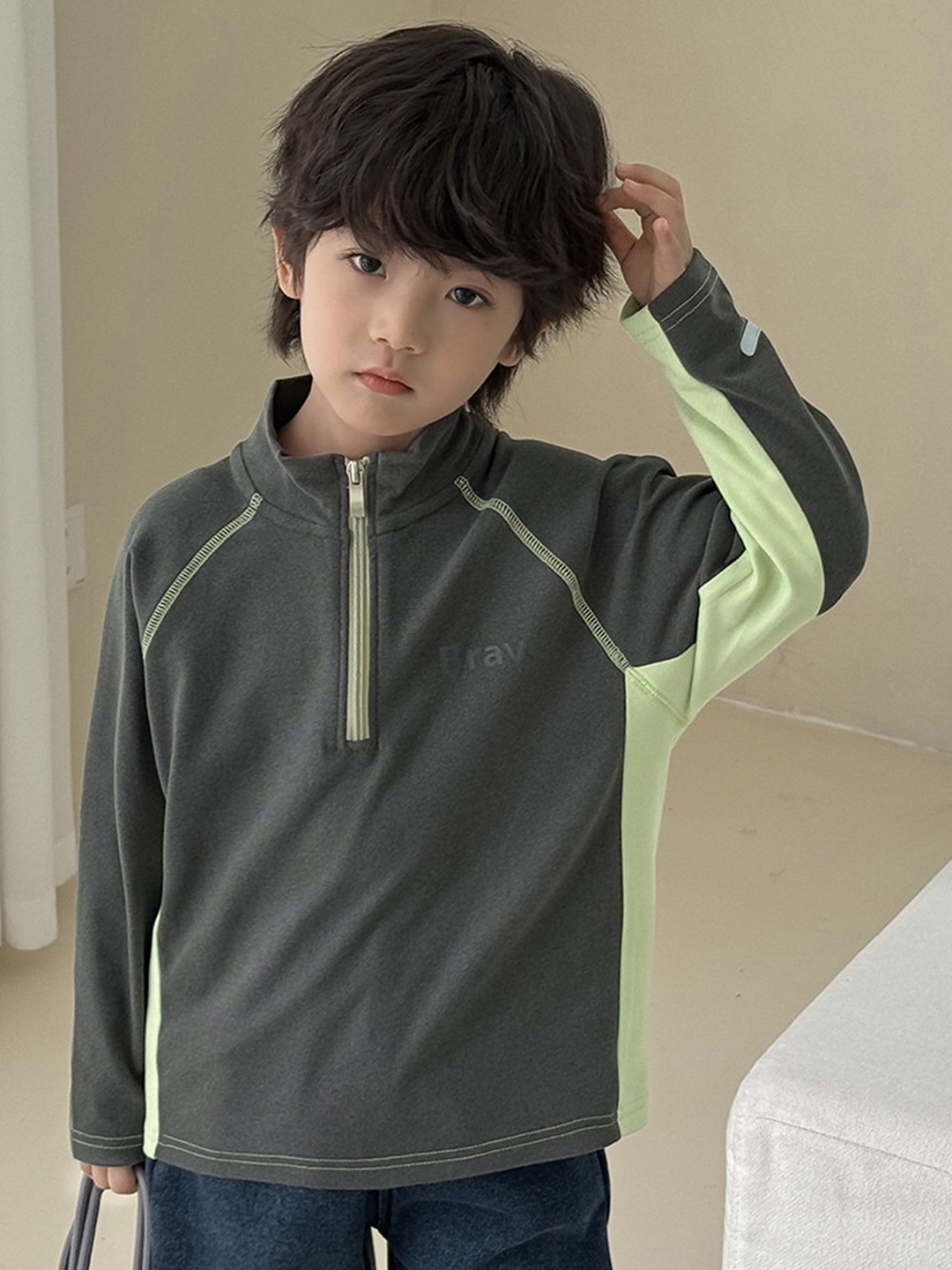

LULU & SKY Boys Solid High Neck Relaxed Fit T-shirt, Grey