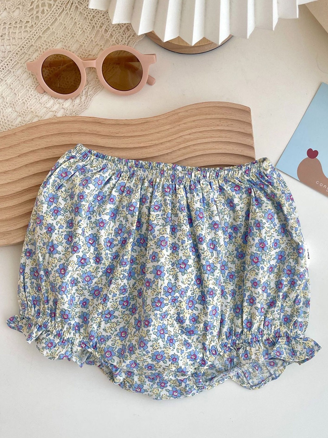 

LULU & SKY Unisex Kids Floral Printed Loose Fit High-Rise Hot Pants Shorts, Blue