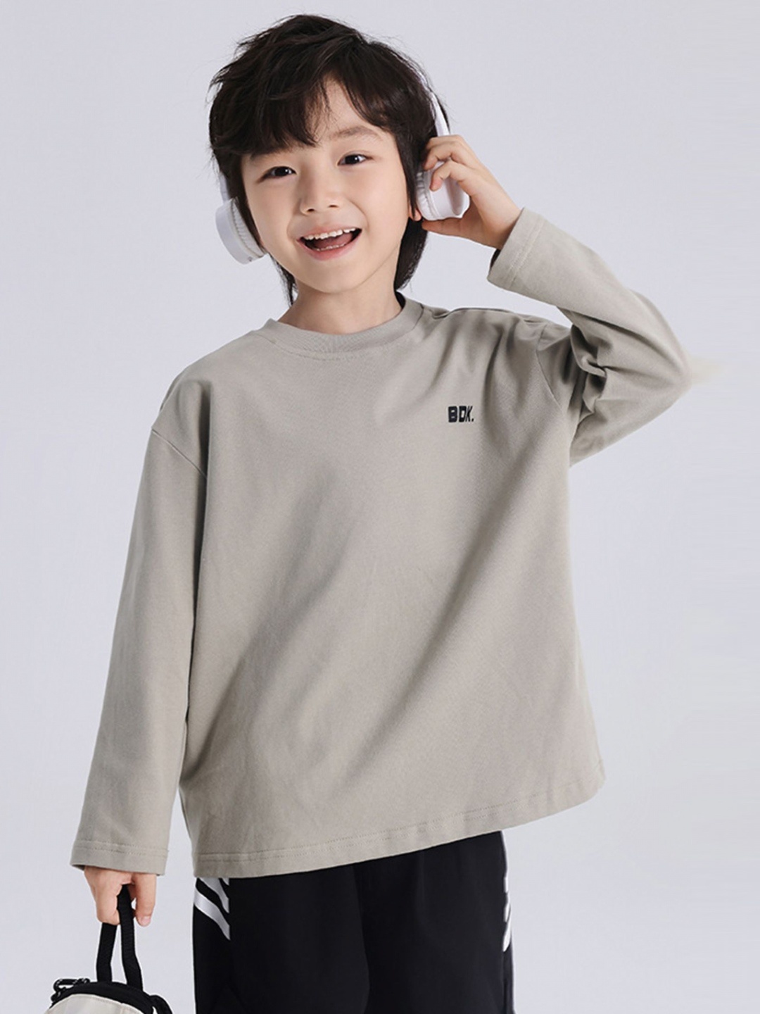 

LULU & SKY Boys Solid Round Neck Cotton Relaxed Fit T-shirt, Green