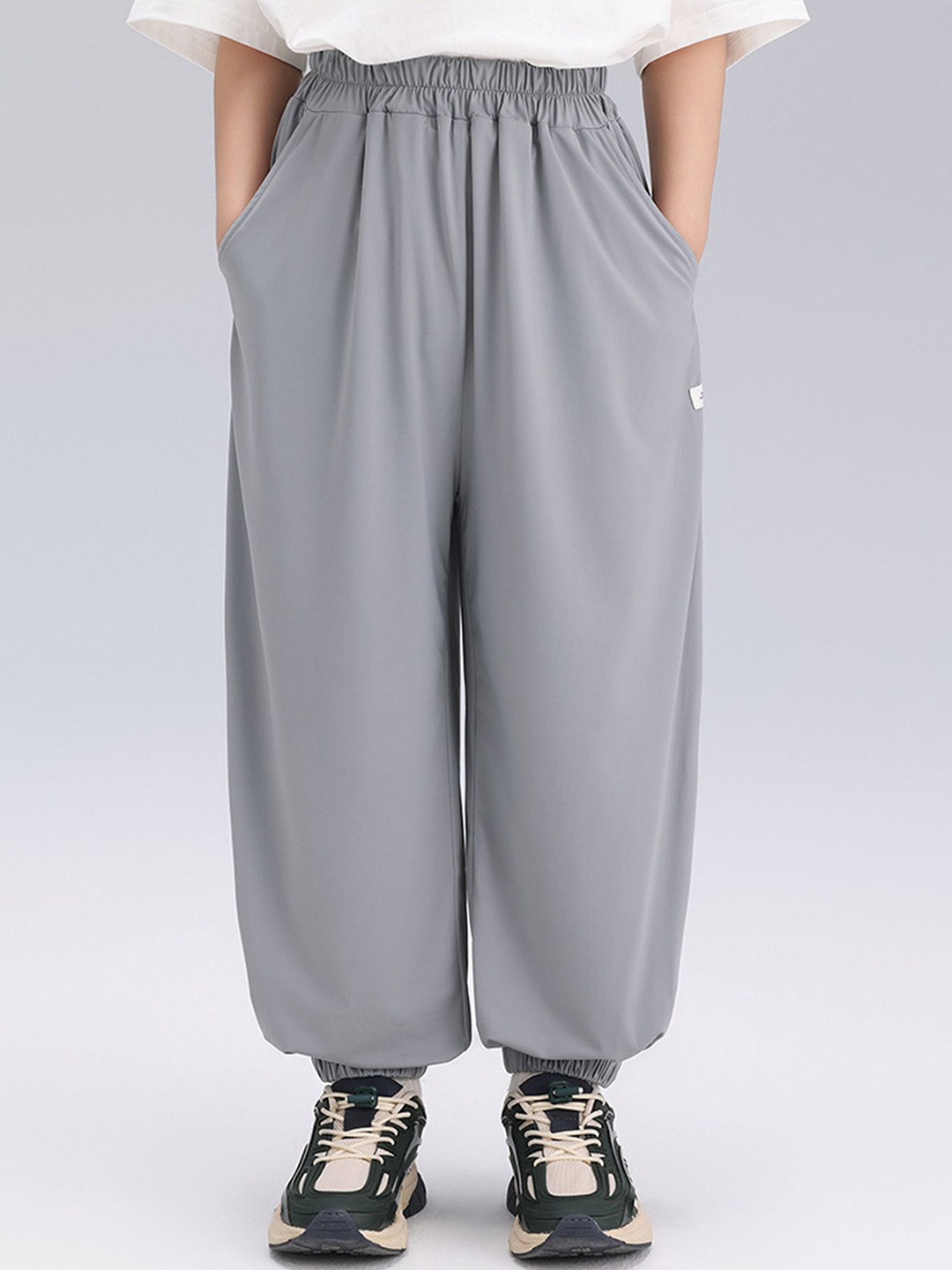 

LULU & SKY Boys Tapered Fit High-Rise Joggers Trousers, Grey