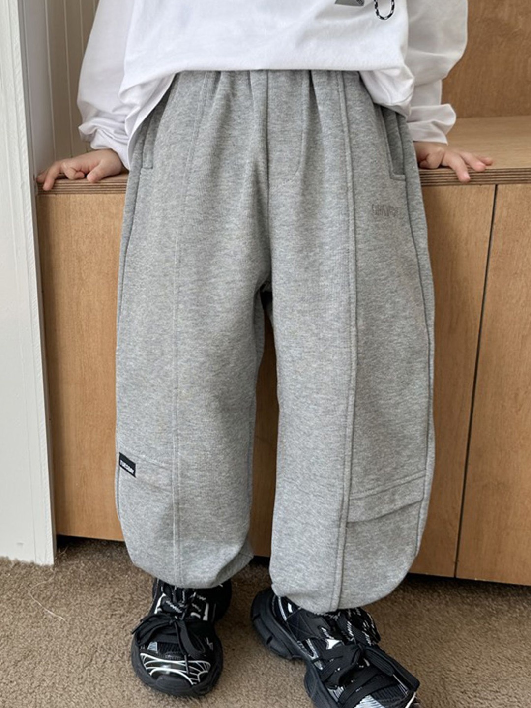 

LULU & SKY Boys Loose Fit High-Rise Trousers, Grey