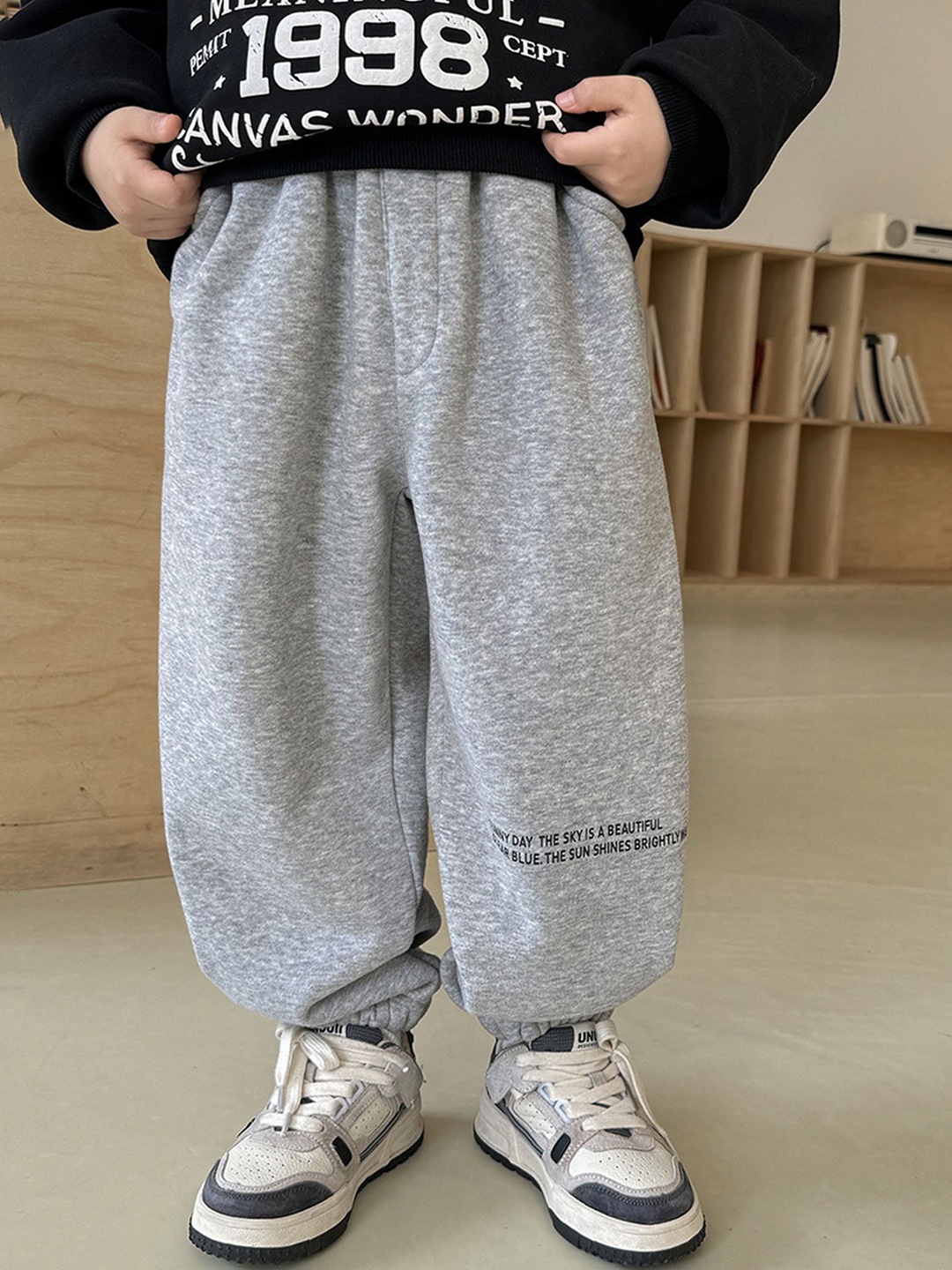 

LULU & SKY Boys Loose Fit High-Rise Joggers, Grey