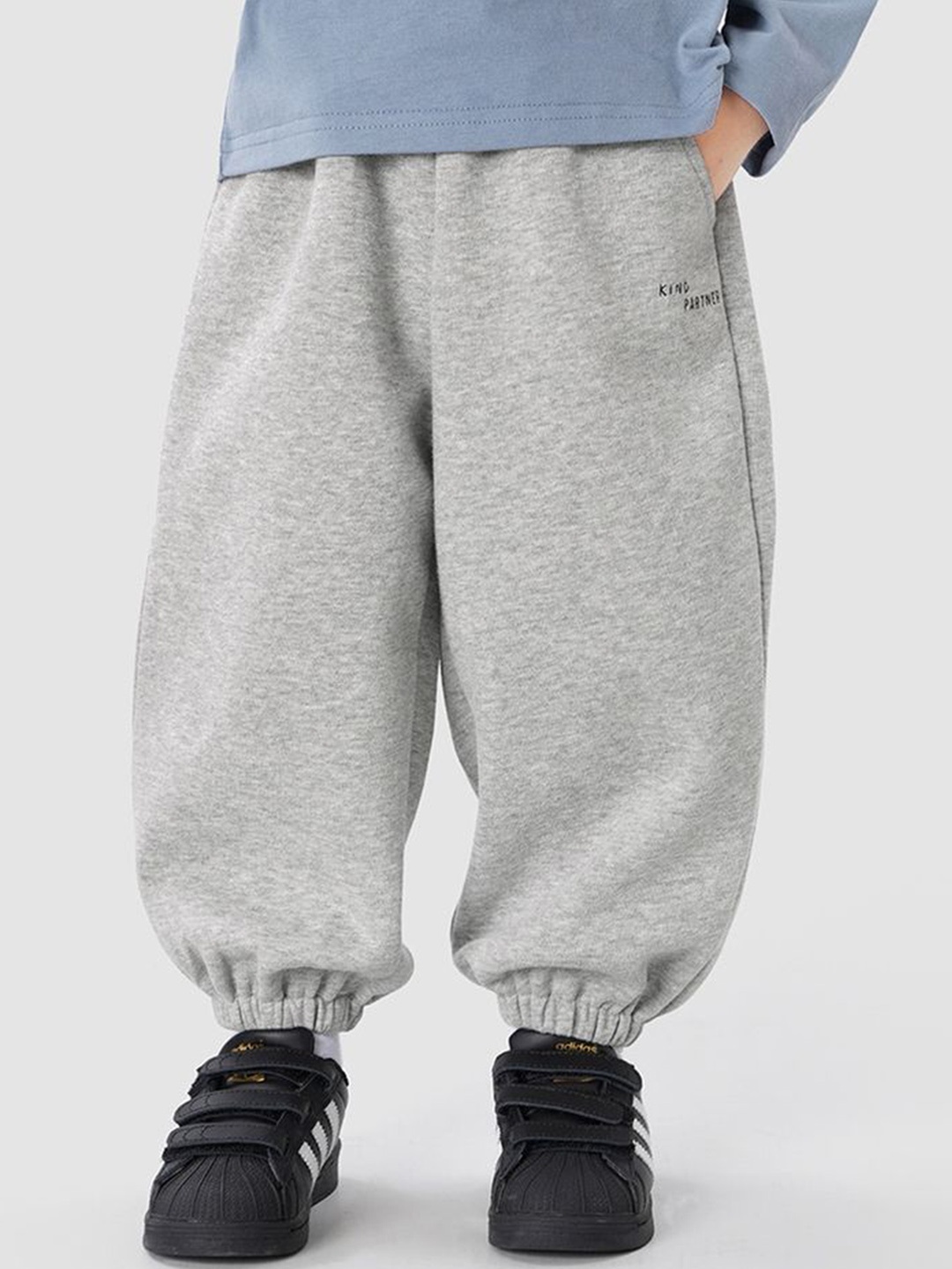 

LULU & SKY Boys Pure Cotton Loose Fit High-Rise Joggers, Grey