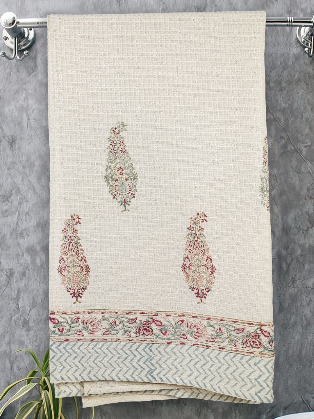 

Texstylers Red & Beige Ethnic Motifs Printed Cotton 300 GSM Bath Towel