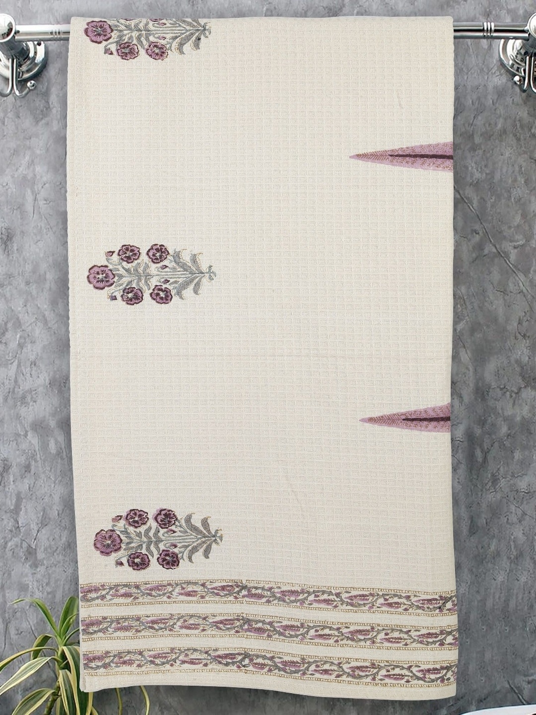 

Texstylers Pink & Beige Floral Printed Cotton 300 GSM Bath Towel