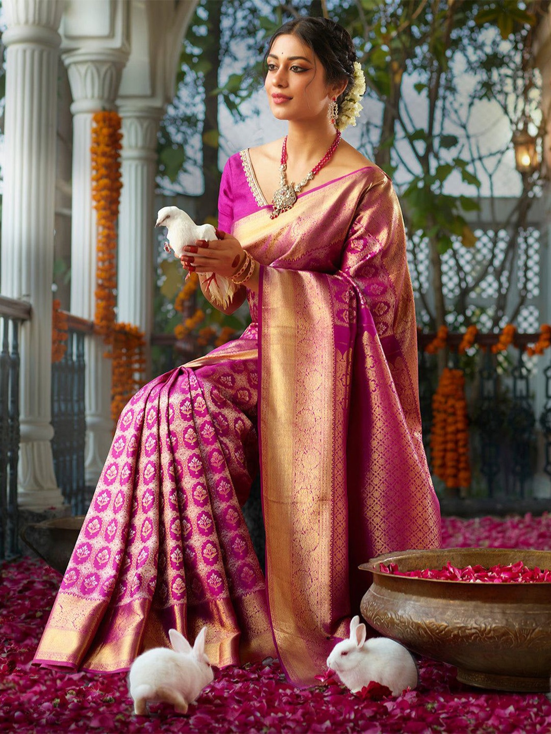 

zinzraa Ethnic Motifs Zari Pure Silk Kanjeevaram Saree, Pink