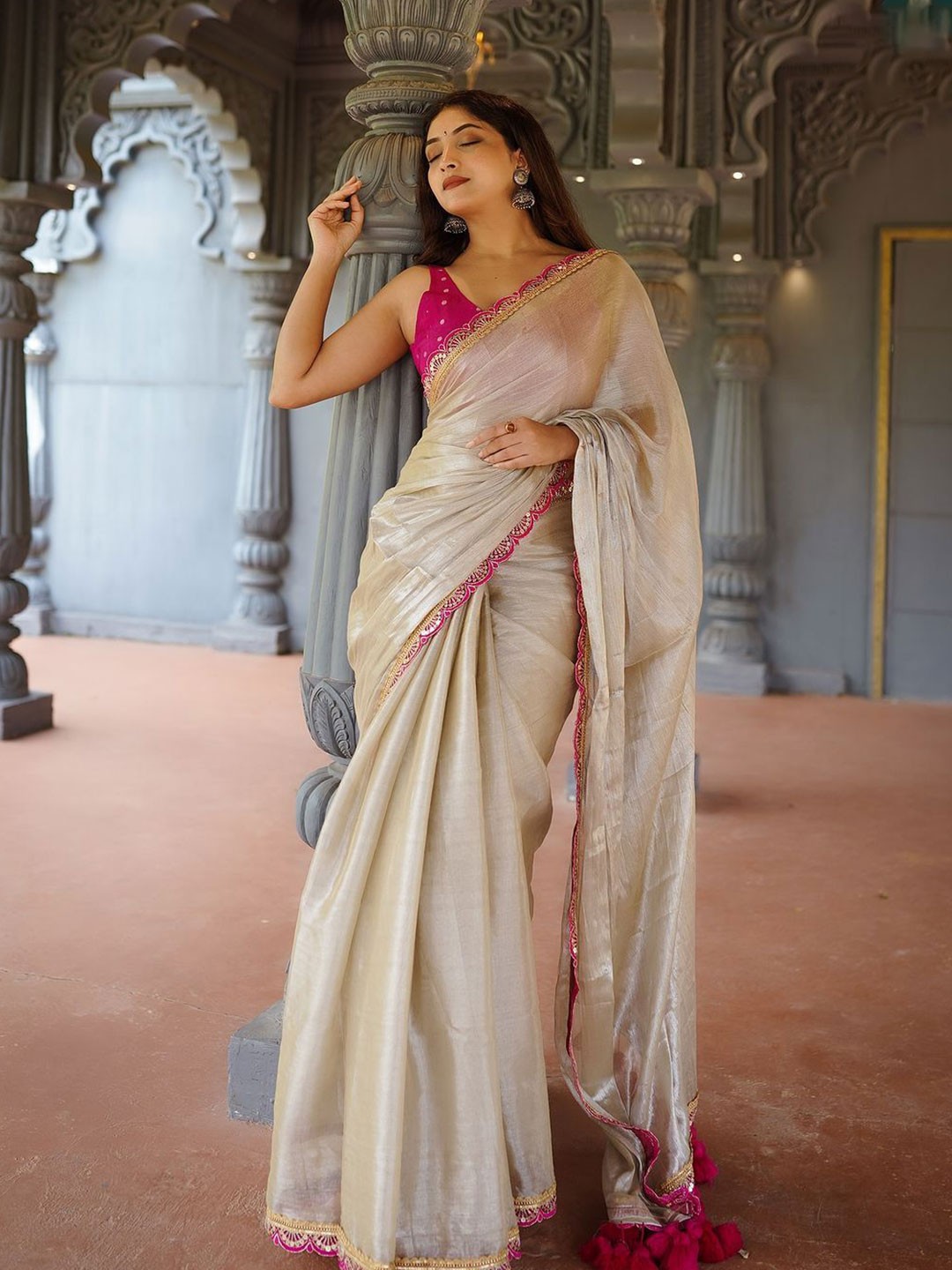 

zinzraa Sequinned With Jumkha Latkan Tissue Saree, Gold