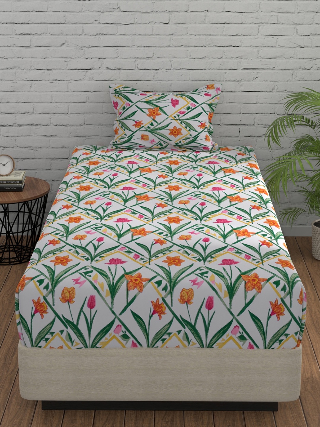 

Huesland Green & Yellow Floral Printed 144 TC Cotton Single Bedsheet Set 2.23 m x 1.39 m