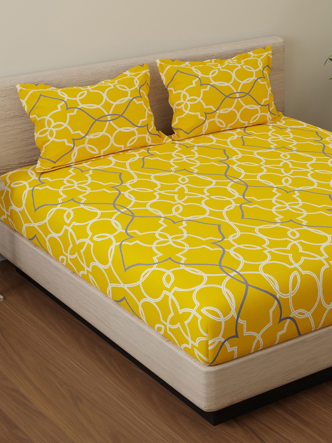 

Huesland Yellow & White Ethnic Motifs 144 TC Cotton King Bedsheet Set 2.74 m x 2.74 m