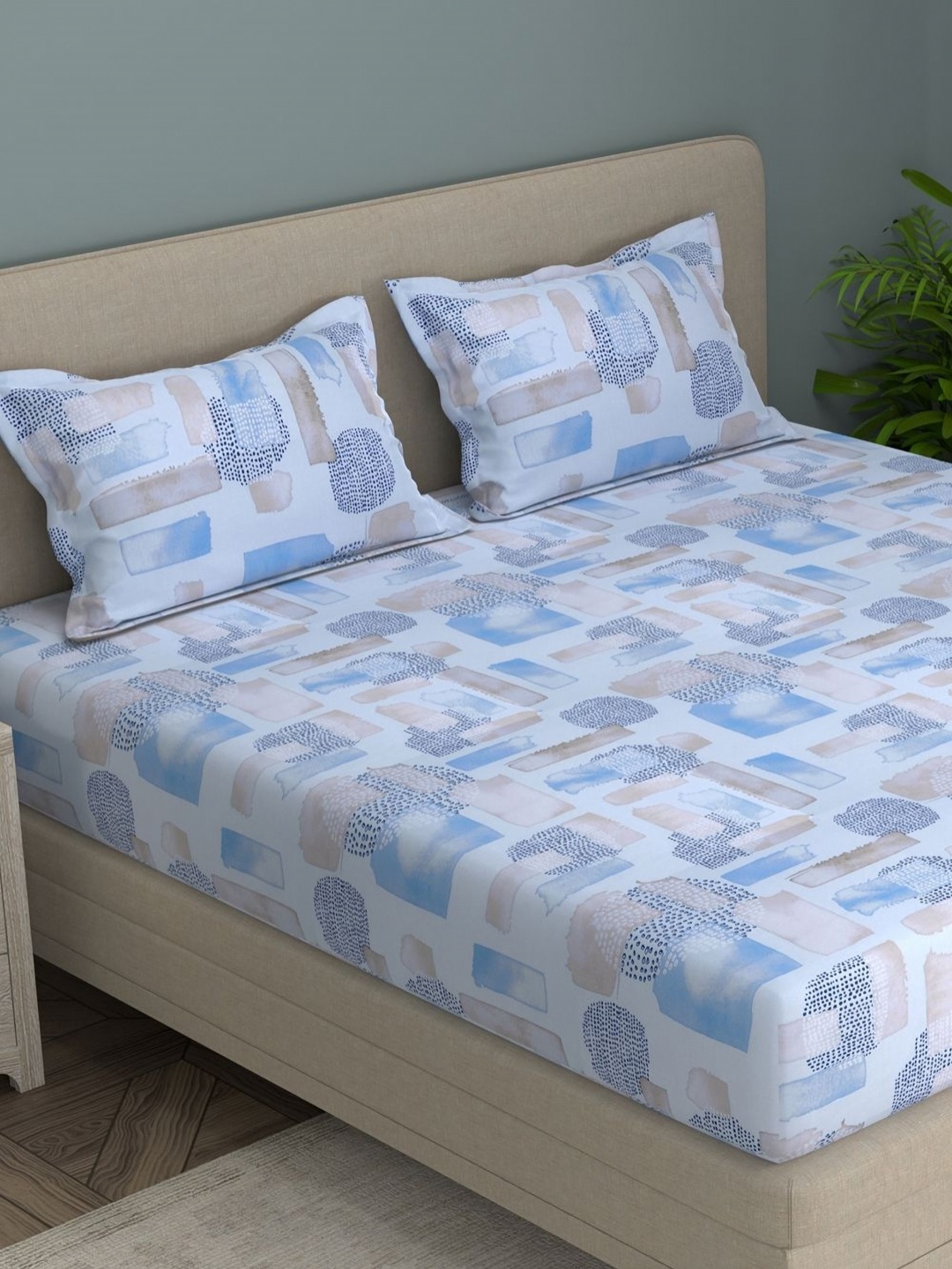 

Huesland Blue & White Geometric Printed 144 TC Cotton King Bedsheet Set 2.74 m x 2.74 m