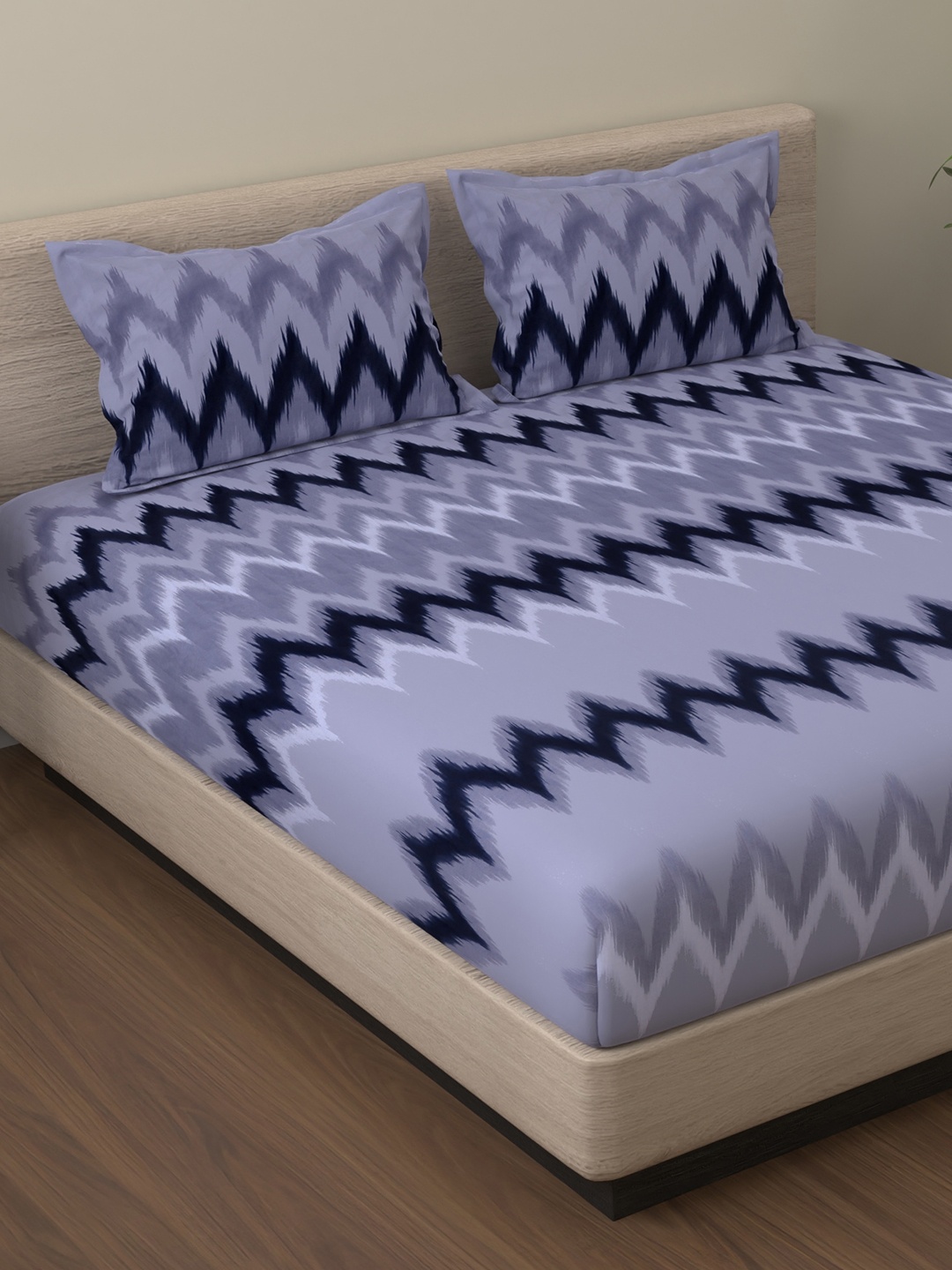 

Huesland Grey & Black Geometric Printed 144 TC Cotton King Bedsheet Set 2.74 m x 2.74 m