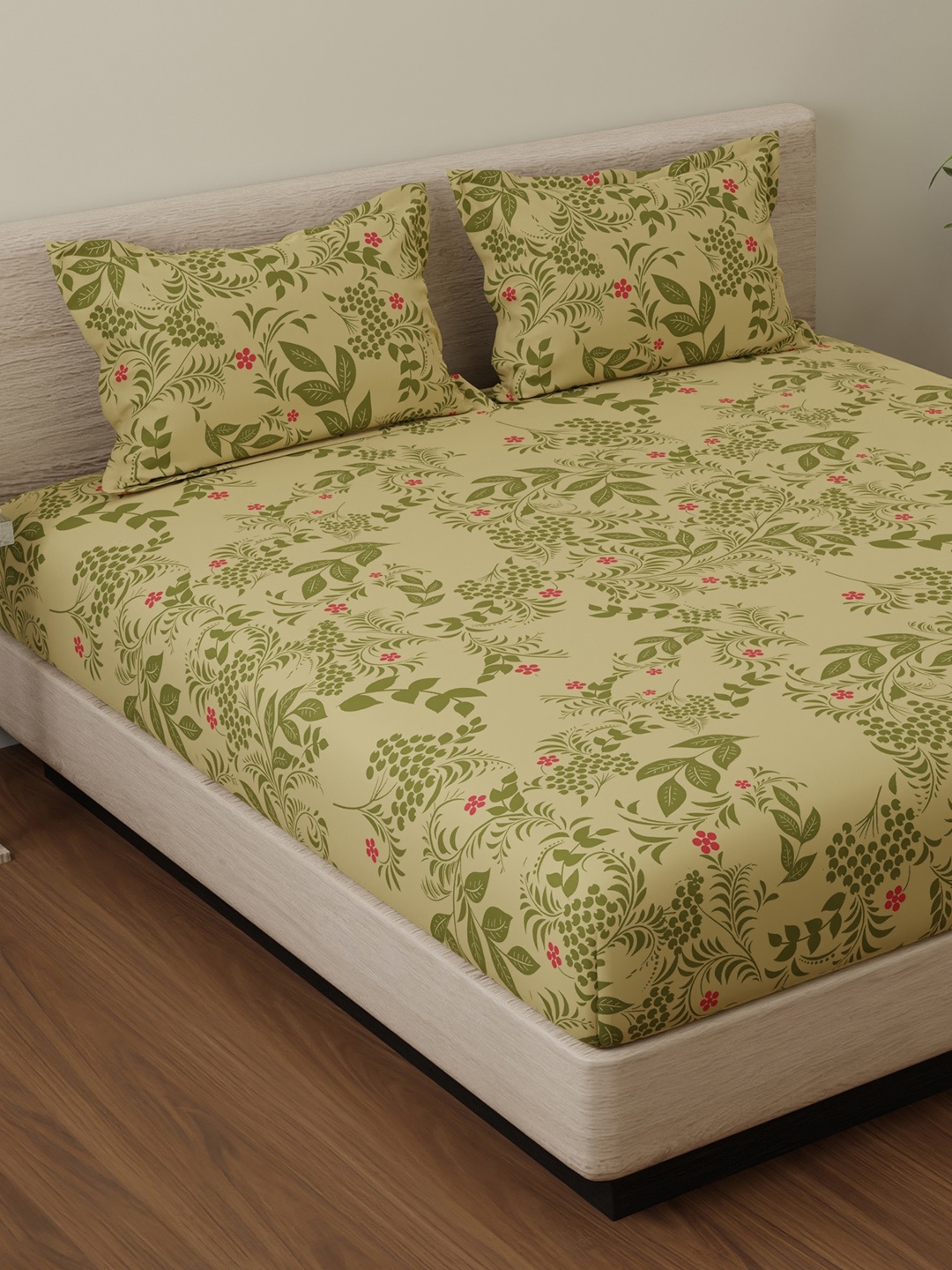 

Huesland Green & Beige Floral Printed 144 TC Cotton Queen Bedsheet Set 2.43 m x 2.23 m