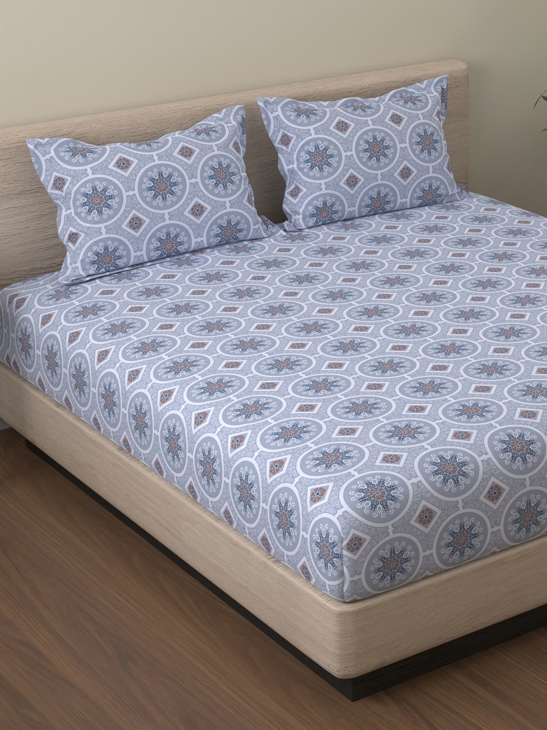

Huesland Brown & White Ethnic Motifs 144 TC Cotton Queen Bedsheet Set 2.43 m x 2.23 m