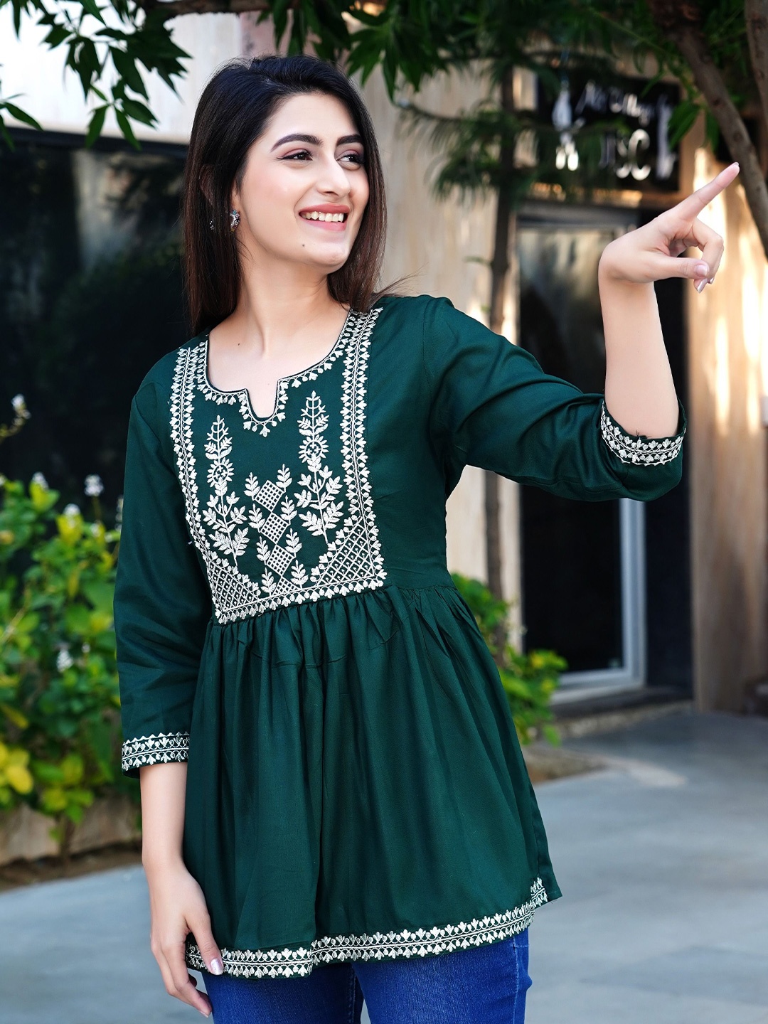 

SUBHLAXMI FASHION Women Floral Embroidered Sweetheart Neck Cotton Top, Green