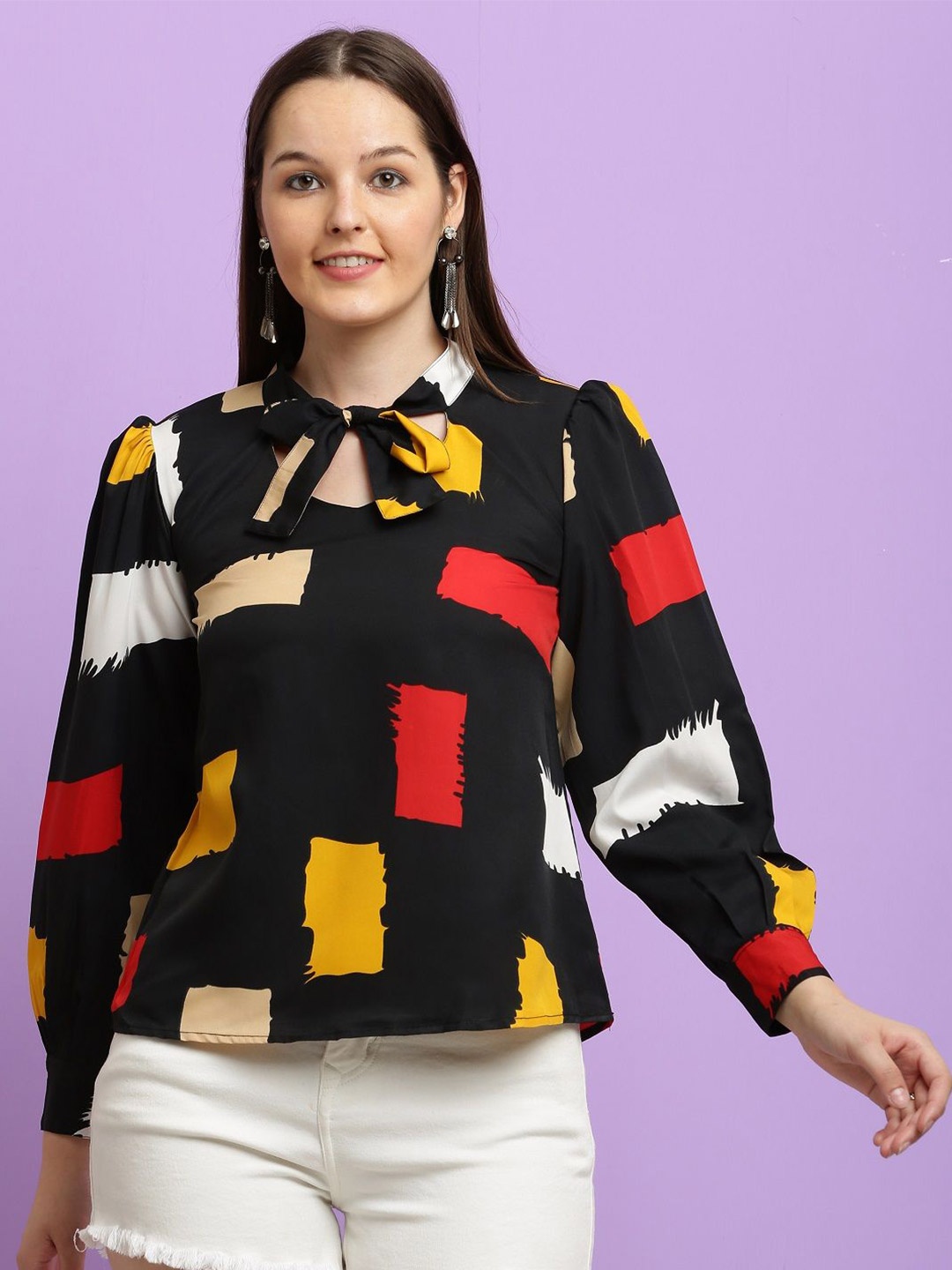 

BAESD Women Colourblocked Tie-Up Neck Crepe Crop Top, Black