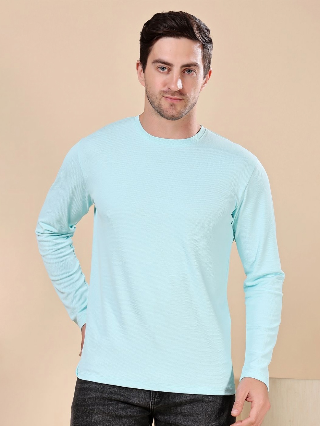 

Friskers Men Solid Round Neck T-shirt, Turquoise blue