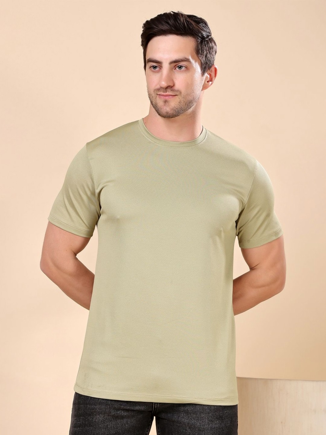 

Friskers Men Solid Round Neck T-shirt, Olive