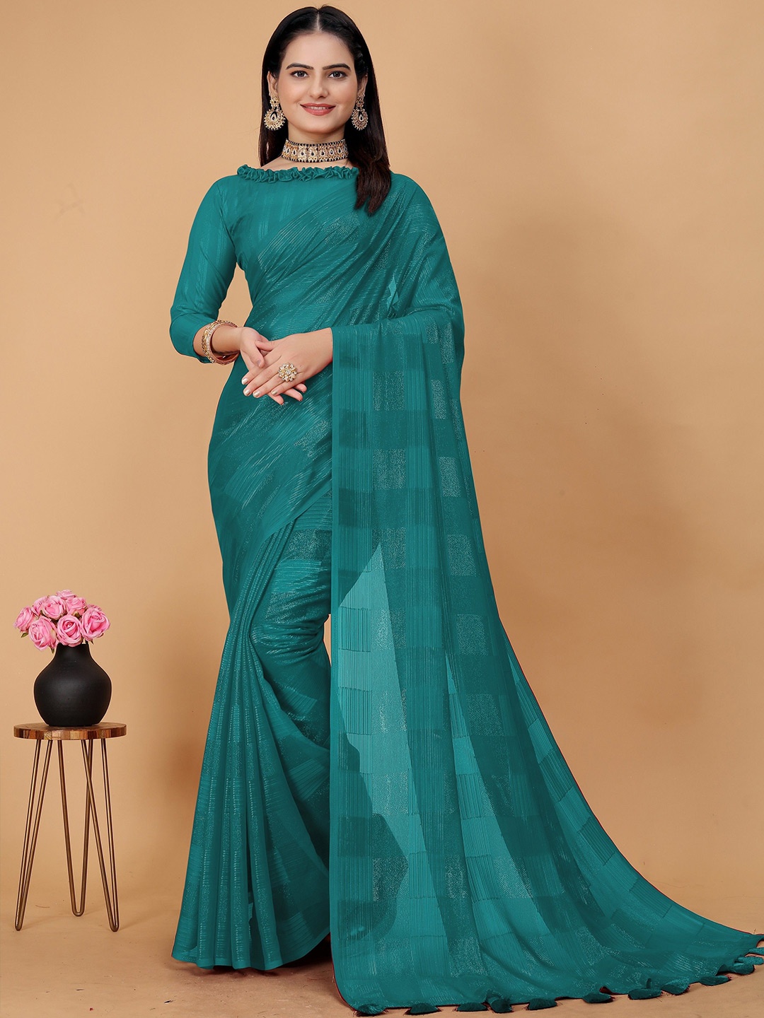 

K 5 Fashion Checked Pure Georgette Saree, Sea green